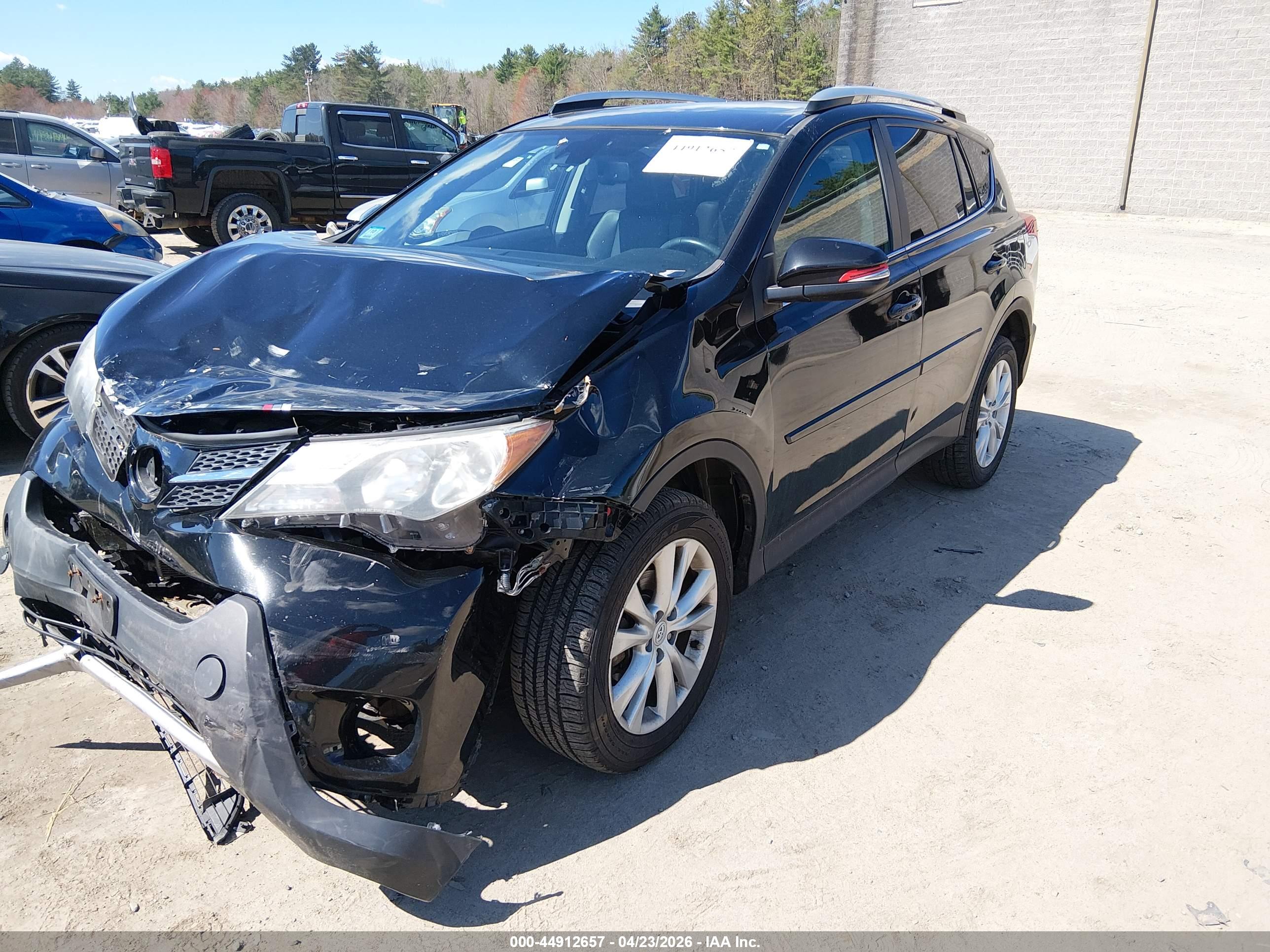 TOYOTA RAV4 image 2