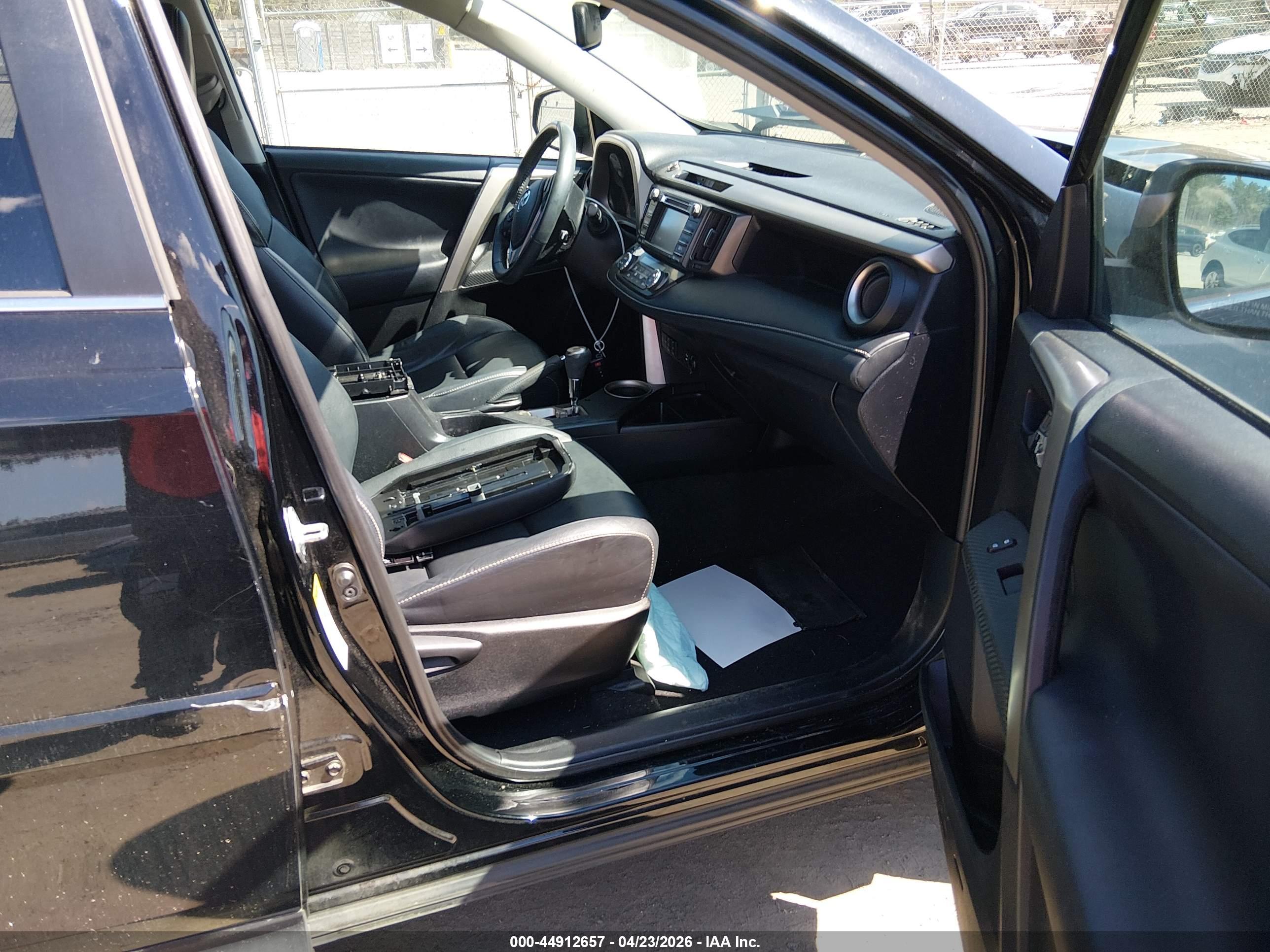 TOYOTA RAV4 image 5