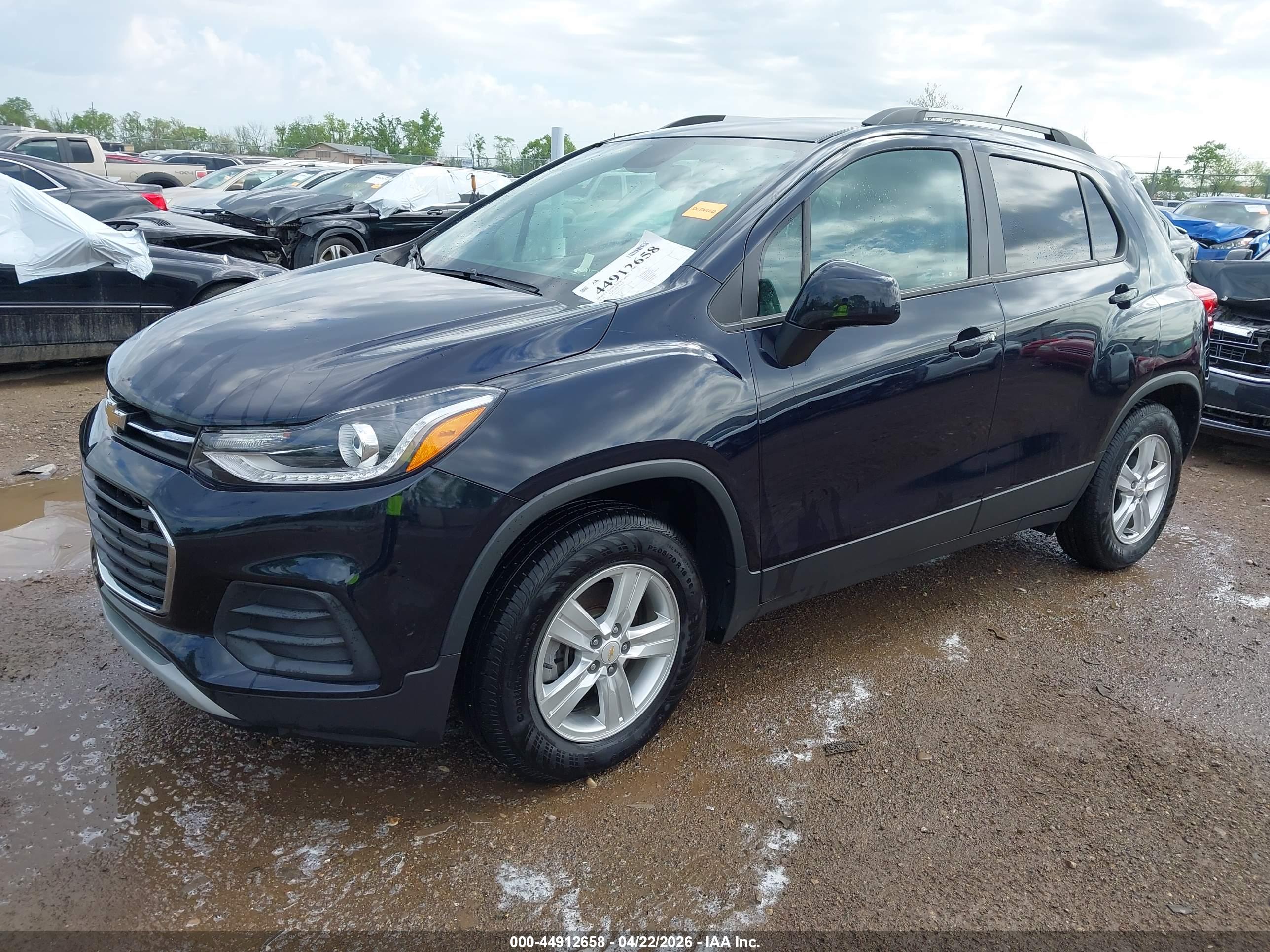 CHEVROLET TRAX image 2