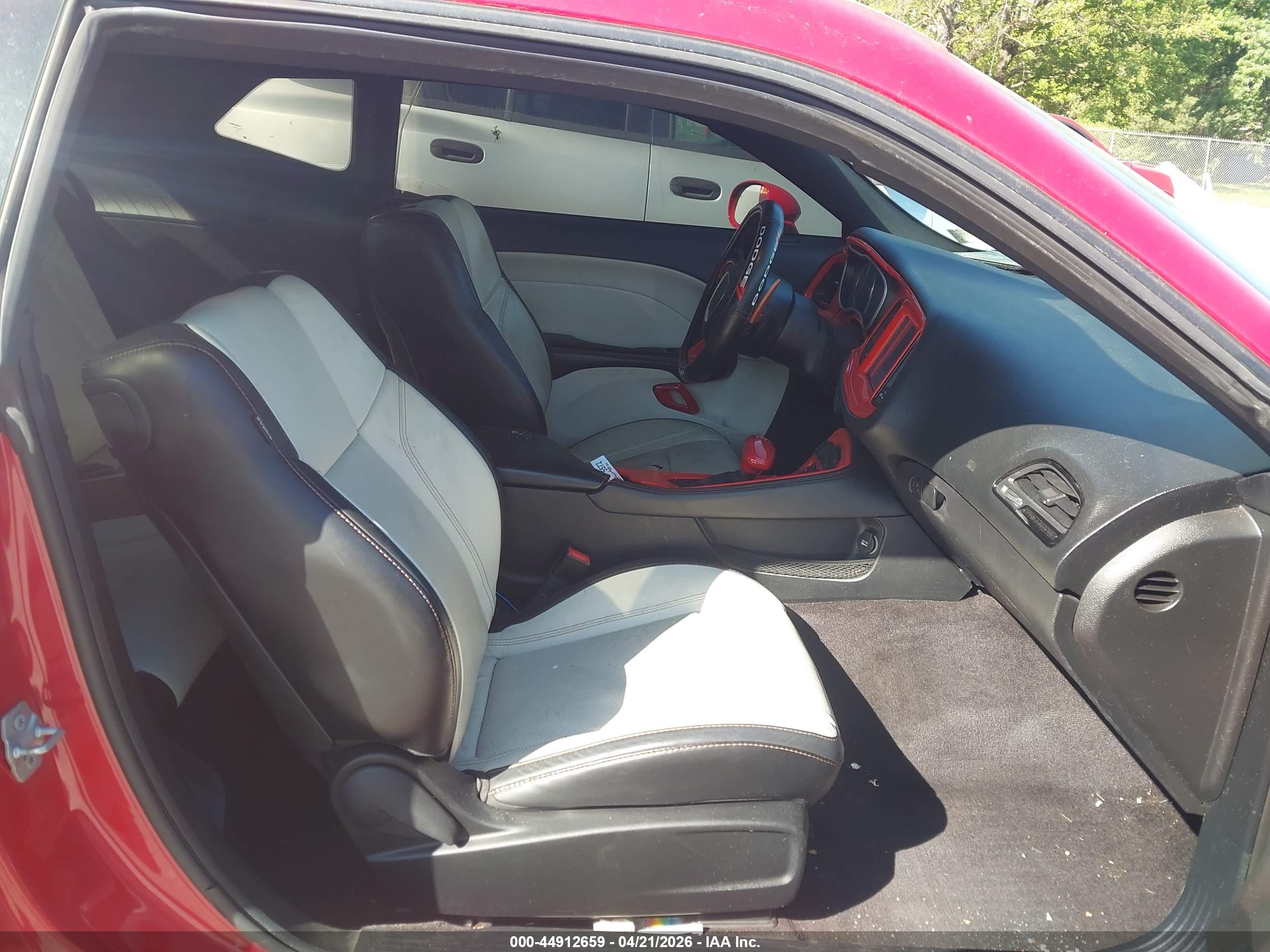 DODGE CHALLENGER image 5