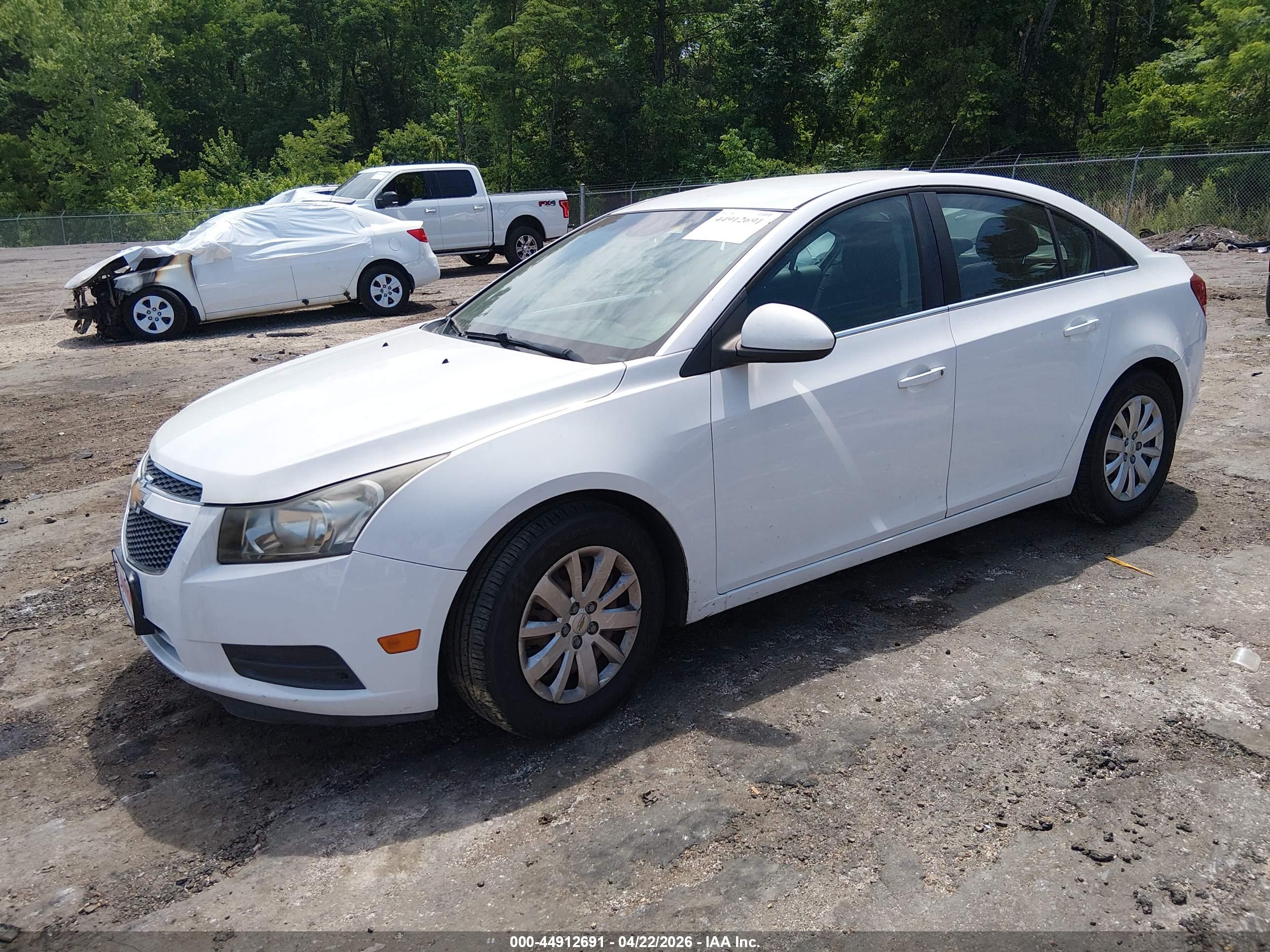 CHEVROLET CRUZE image 2