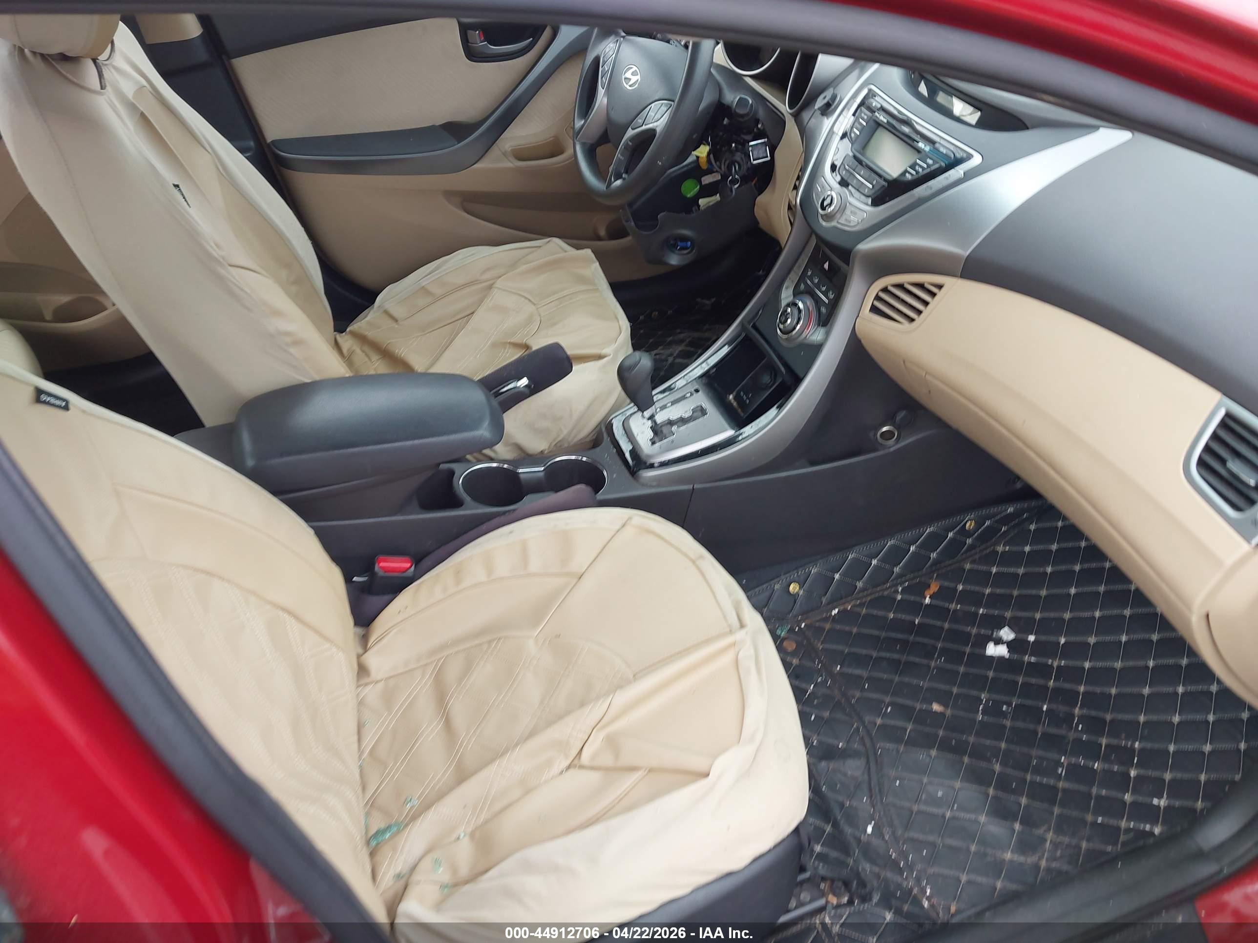 HYUNDAI ELANTRA image 5