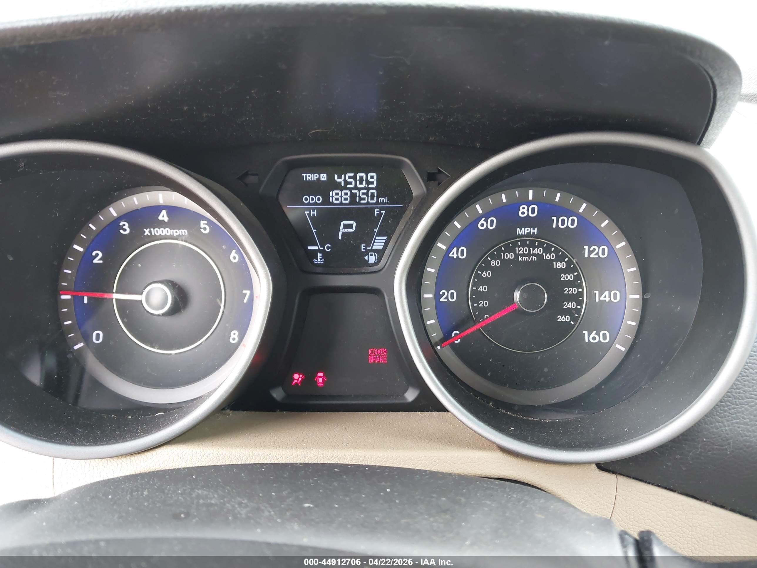 HYUNDAI ELANTRA image 7