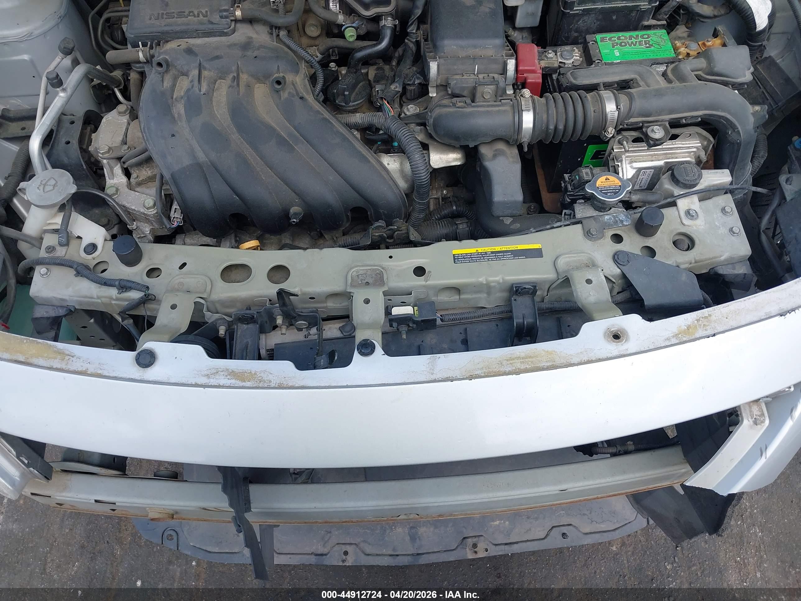 NISSAN VERSA image 10
