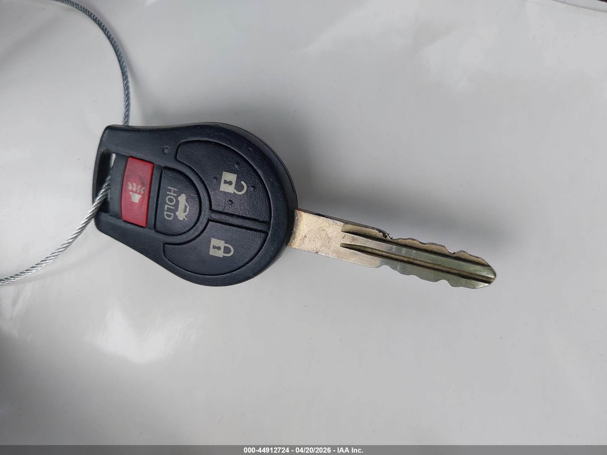 NISSAN VERSA image 11