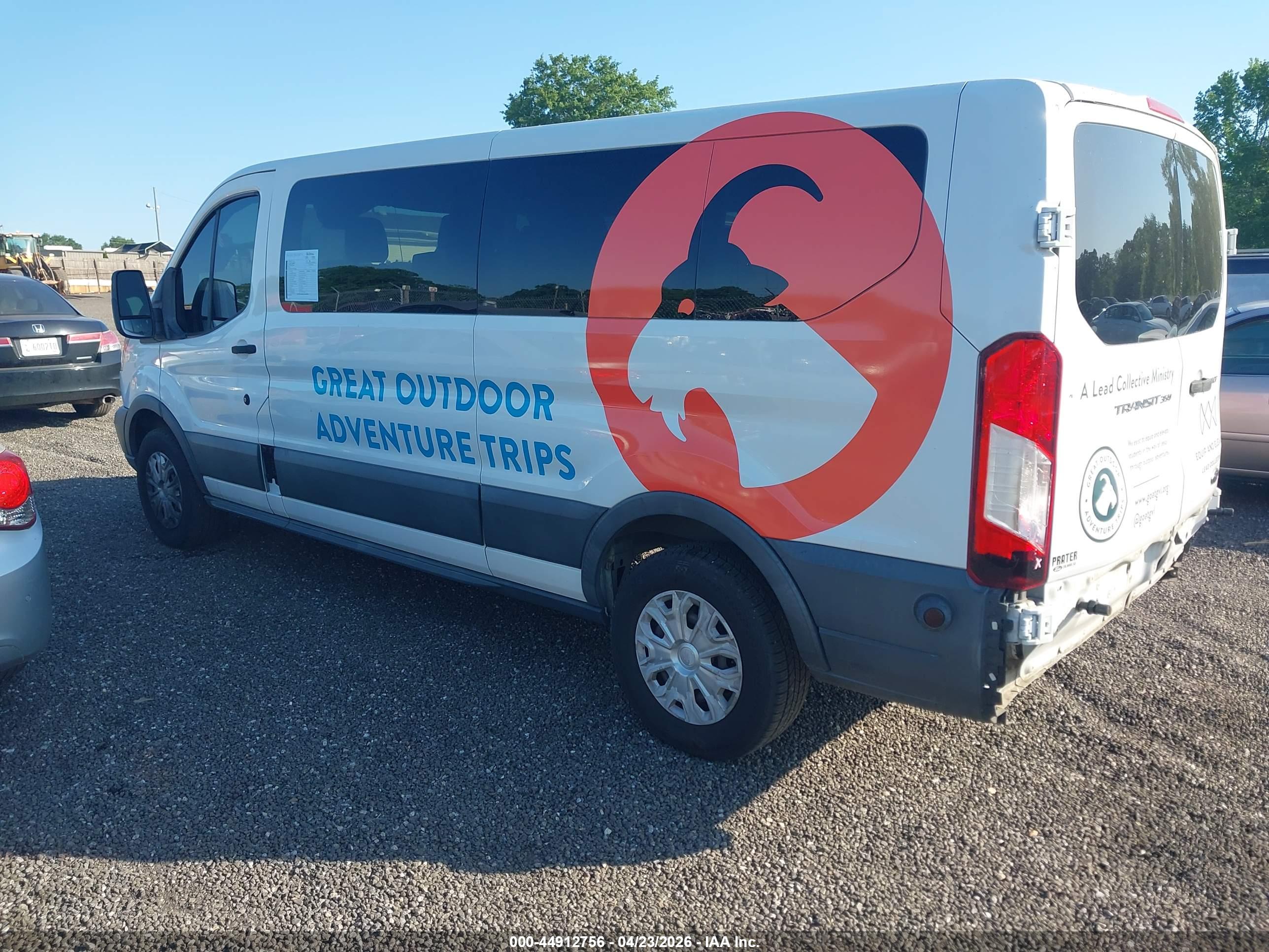 FORD TRANSIT-350 image 3