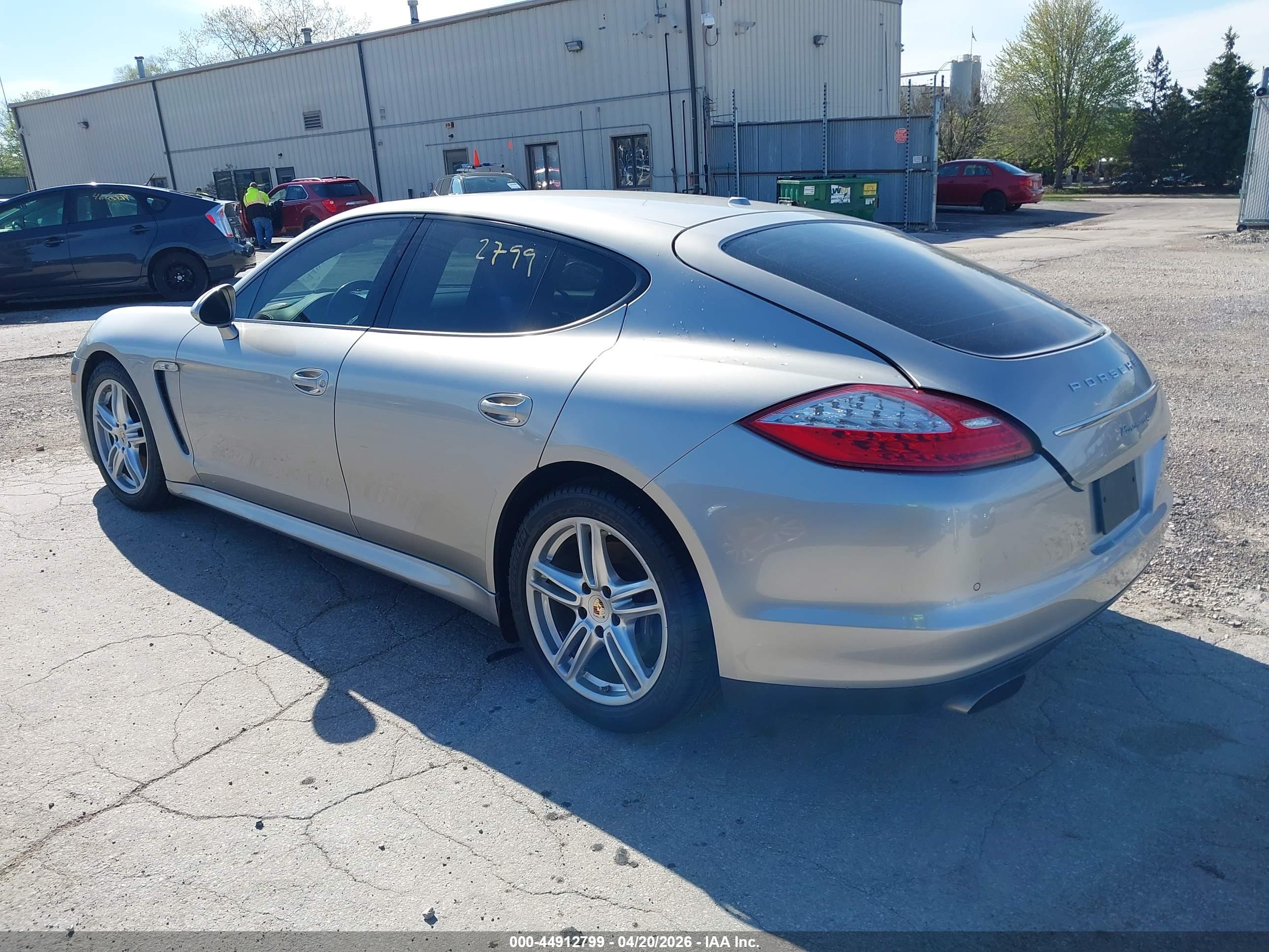 PORSCHE PANAMERA image 3