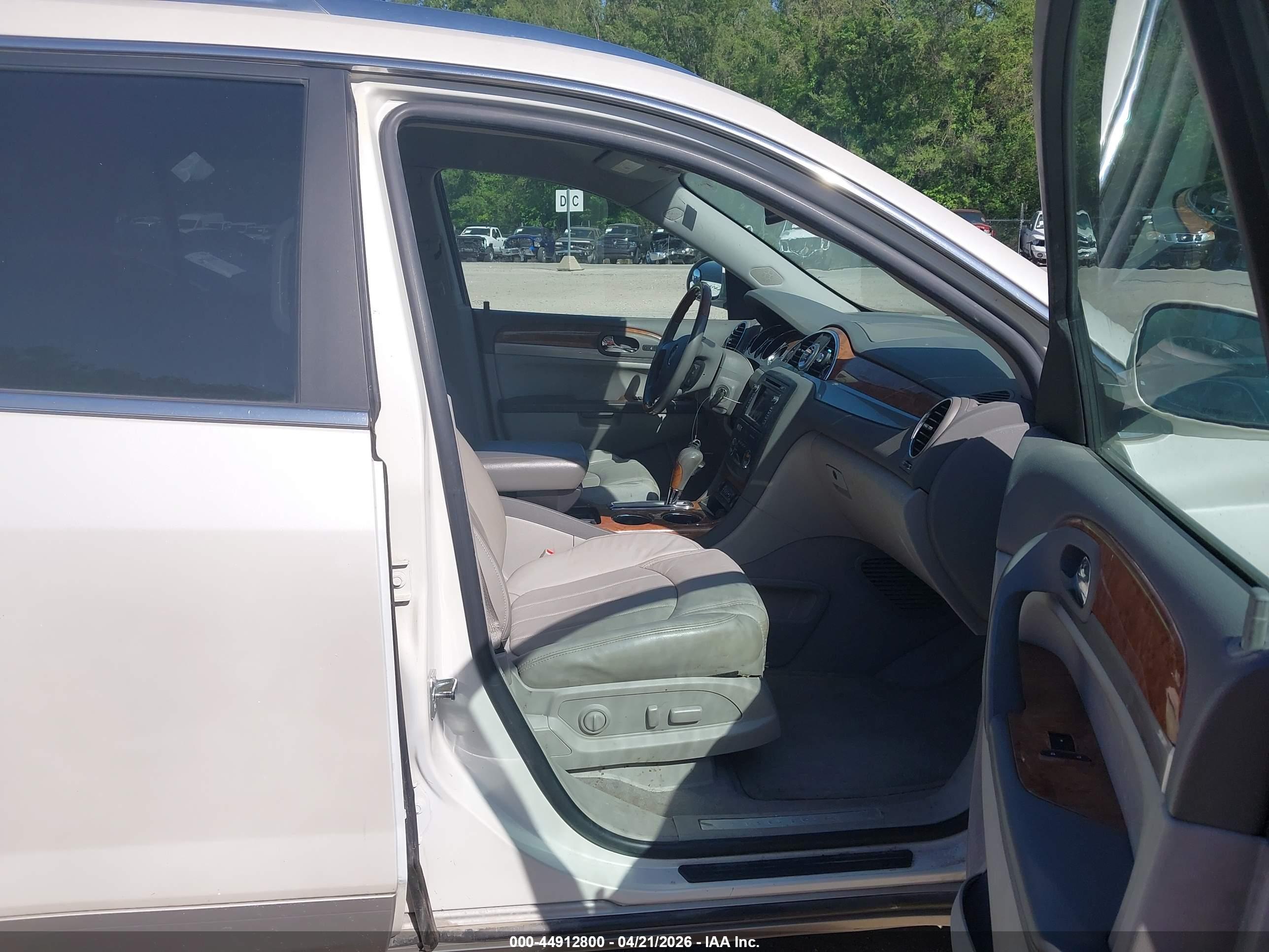 BUICK ENCLAVE image 5