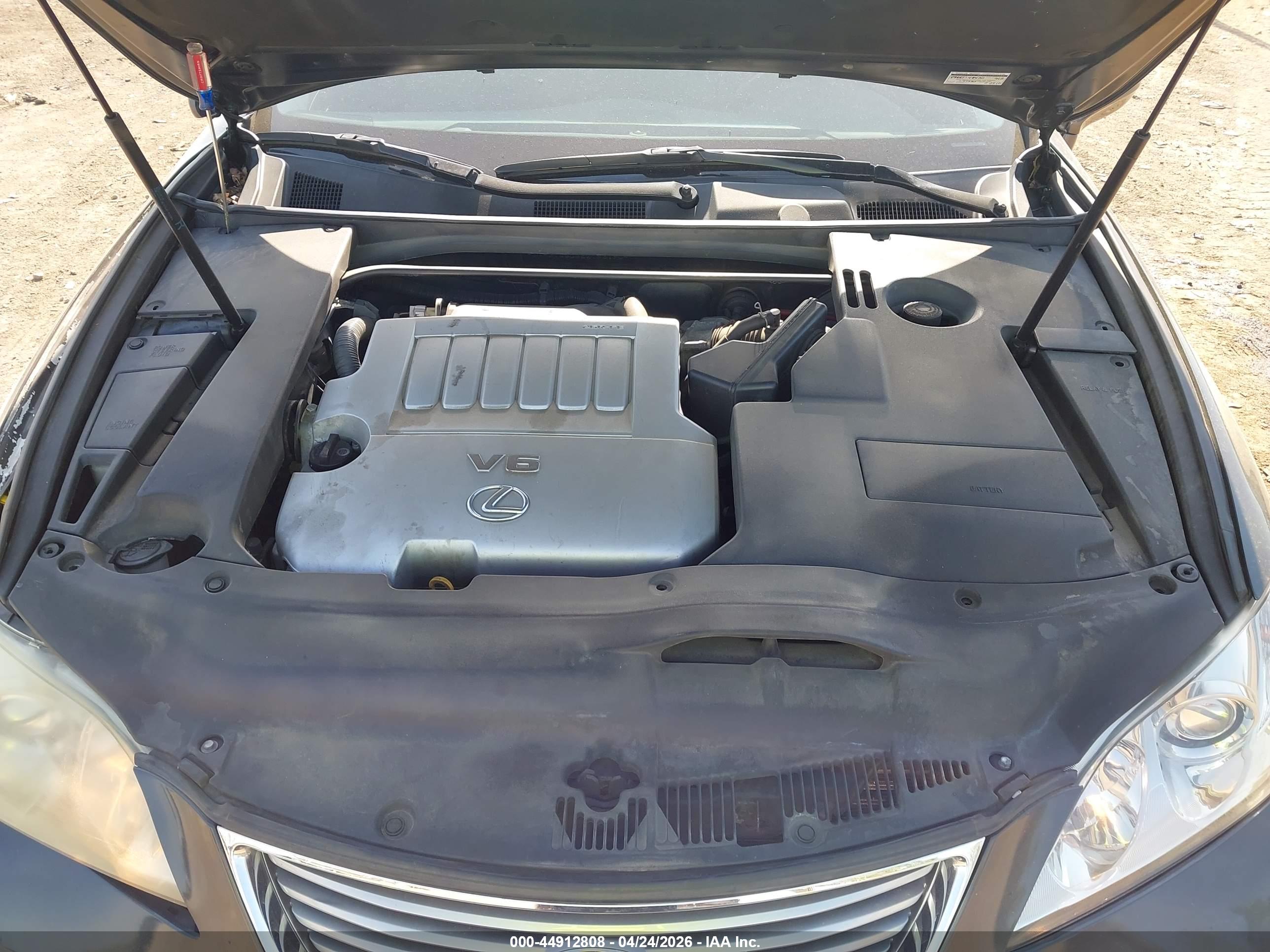 LEXUS ES image 10