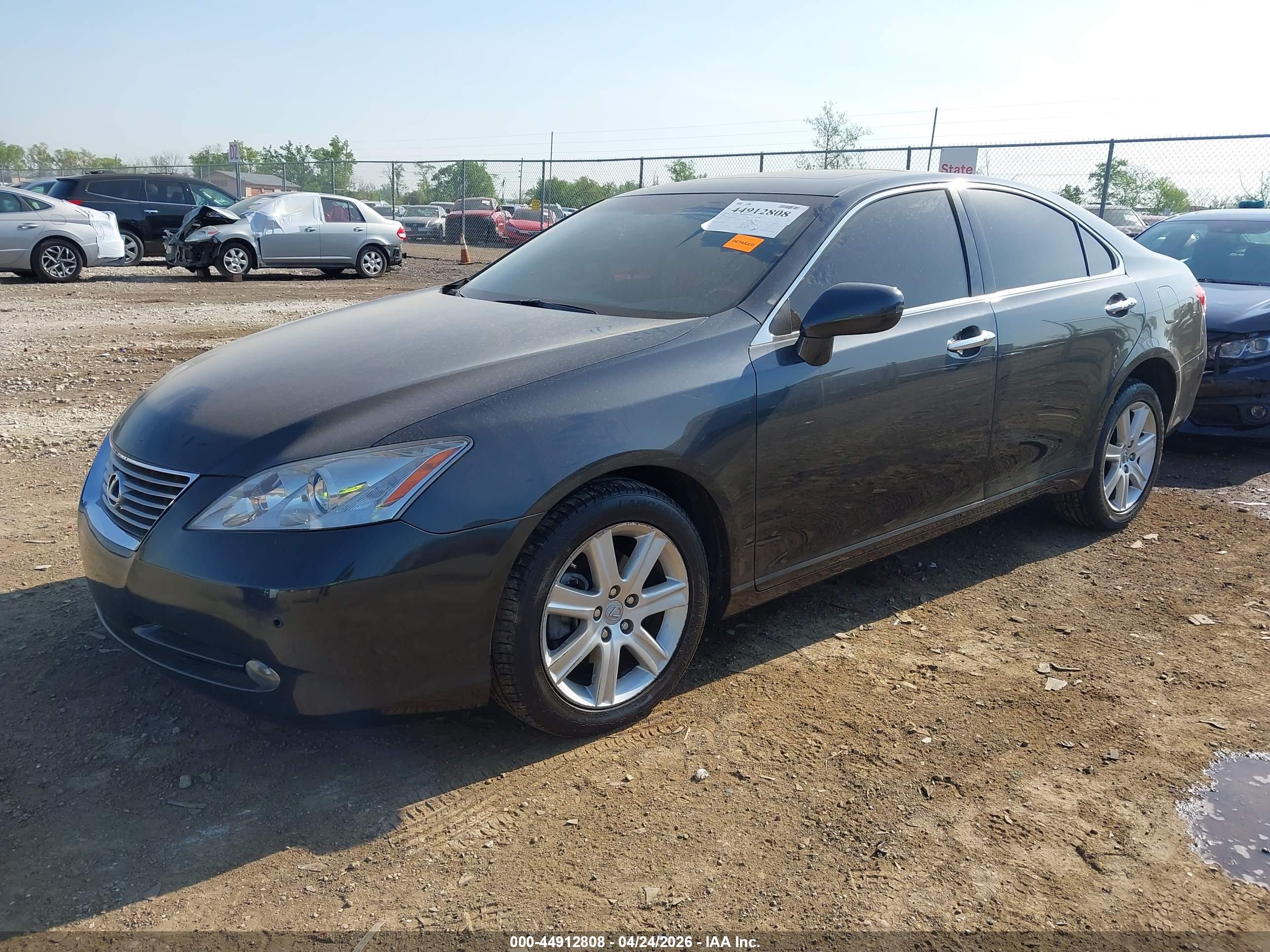 LEXUS ES image 2