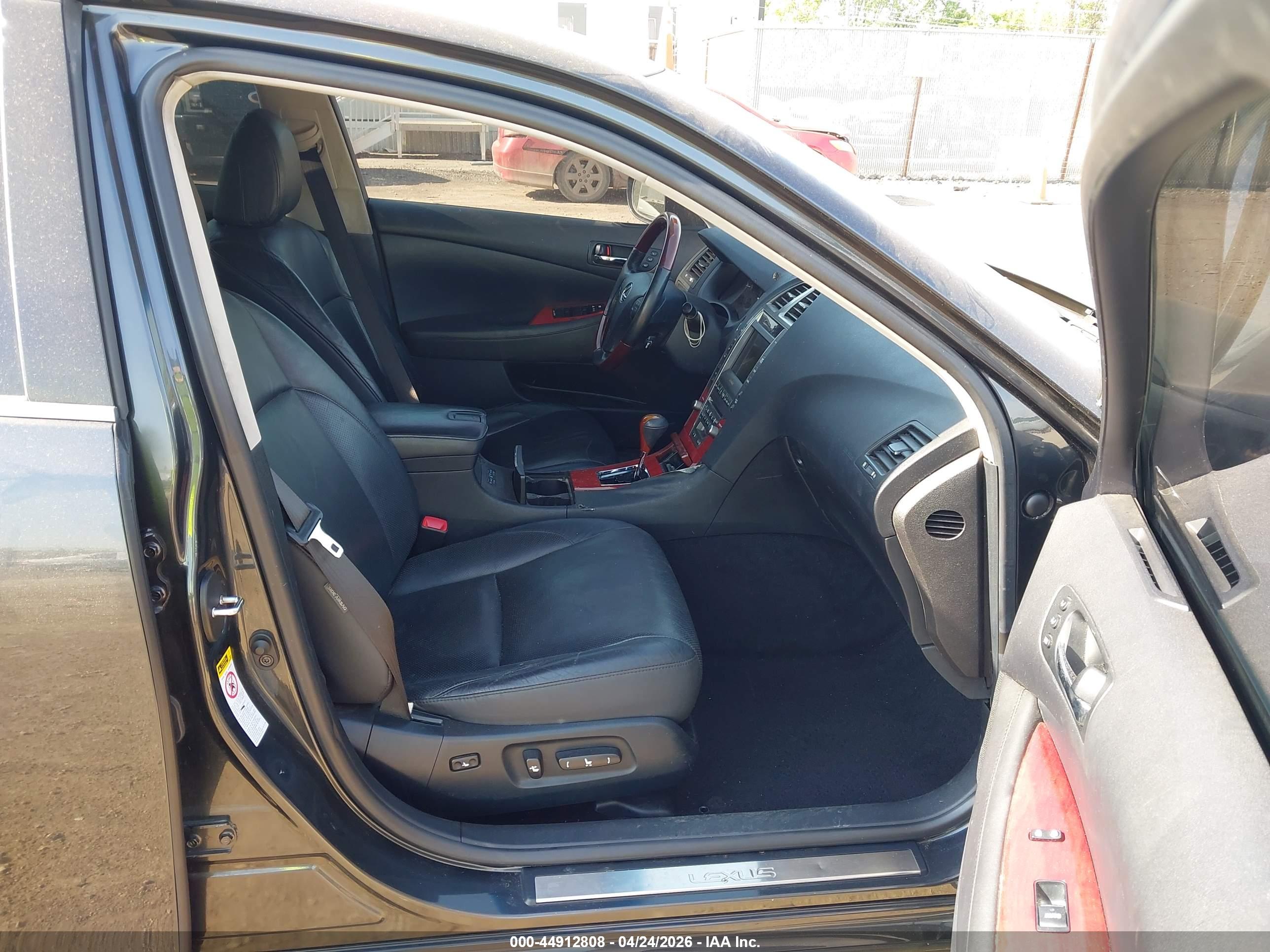 LEXUS ES image 5