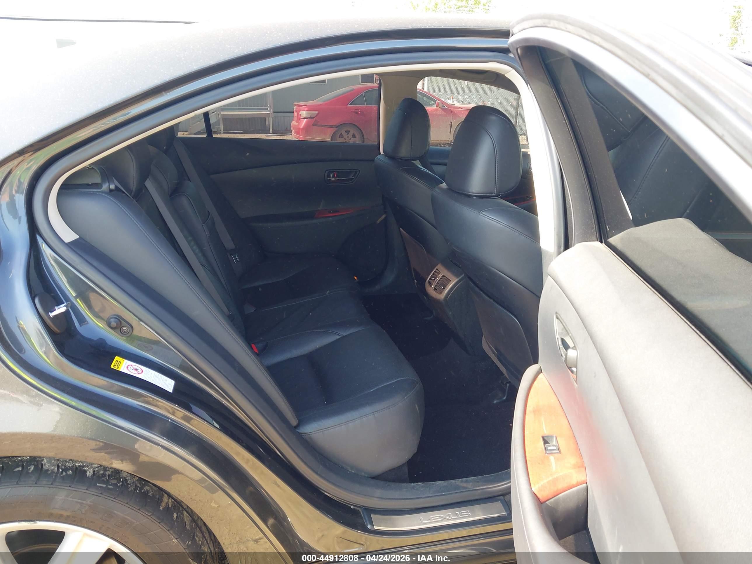 LEXUS ES image 8