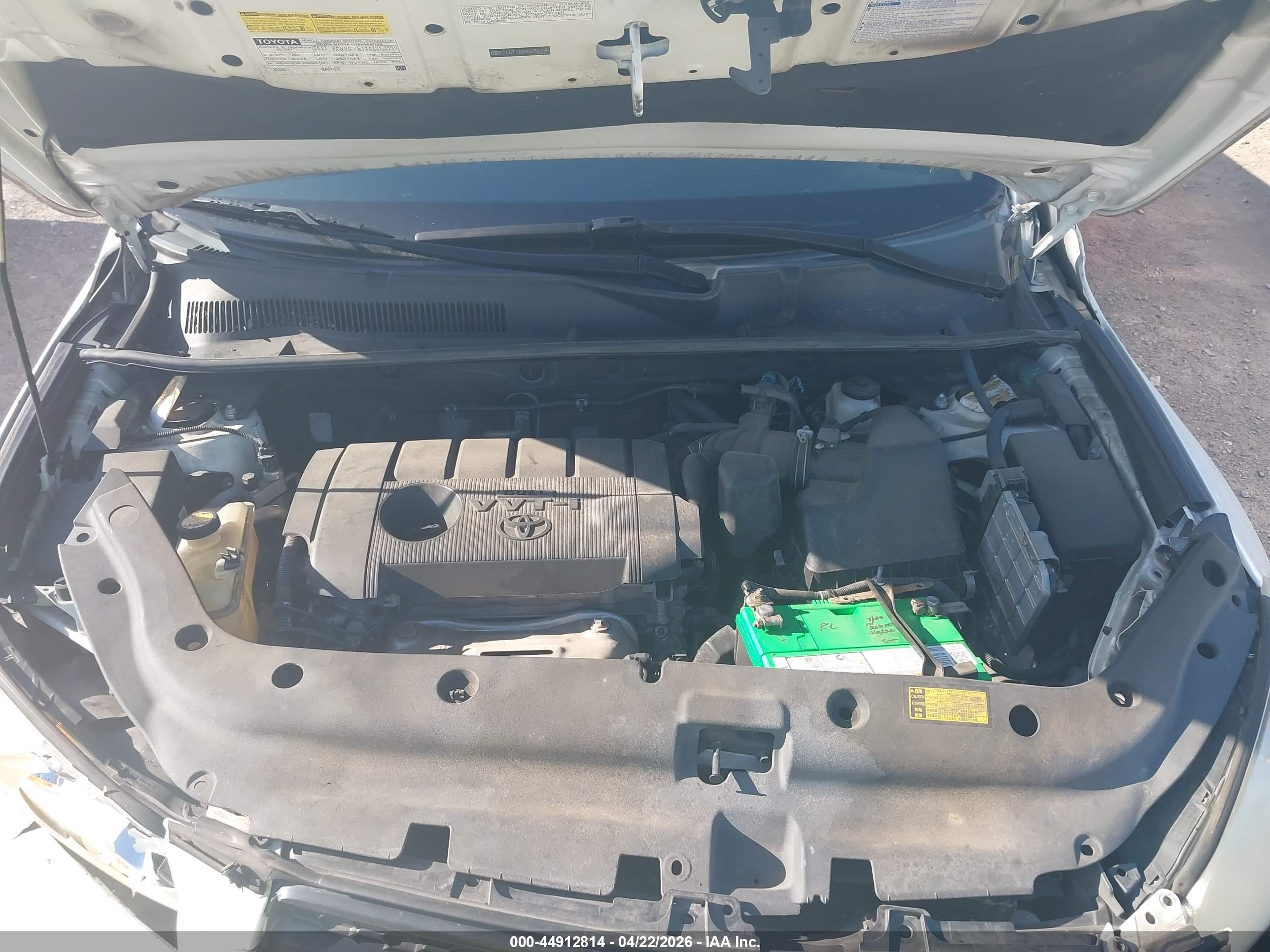 TOYOTA RAV4 image 10