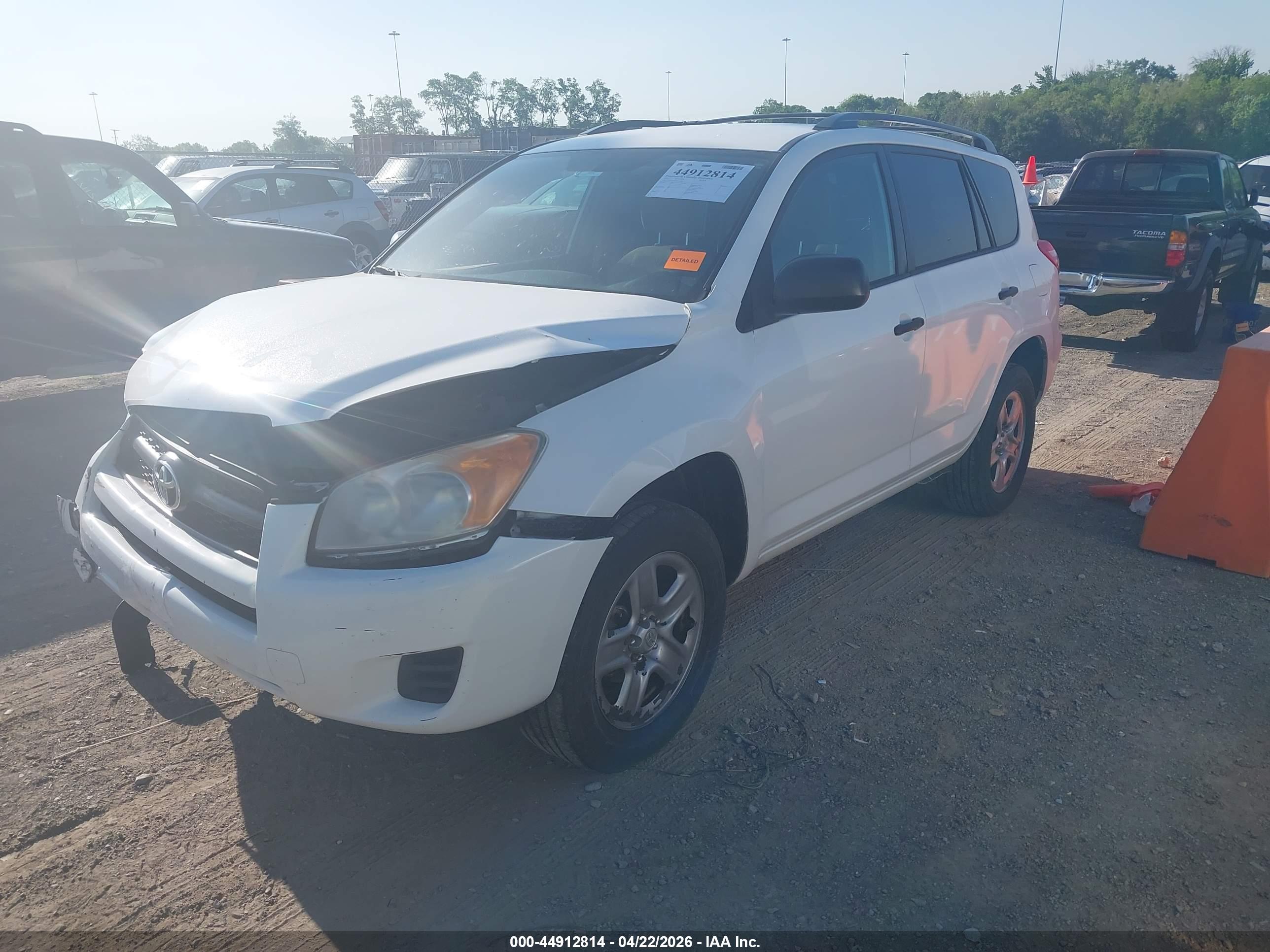 TOYOTA RAV4 image 2