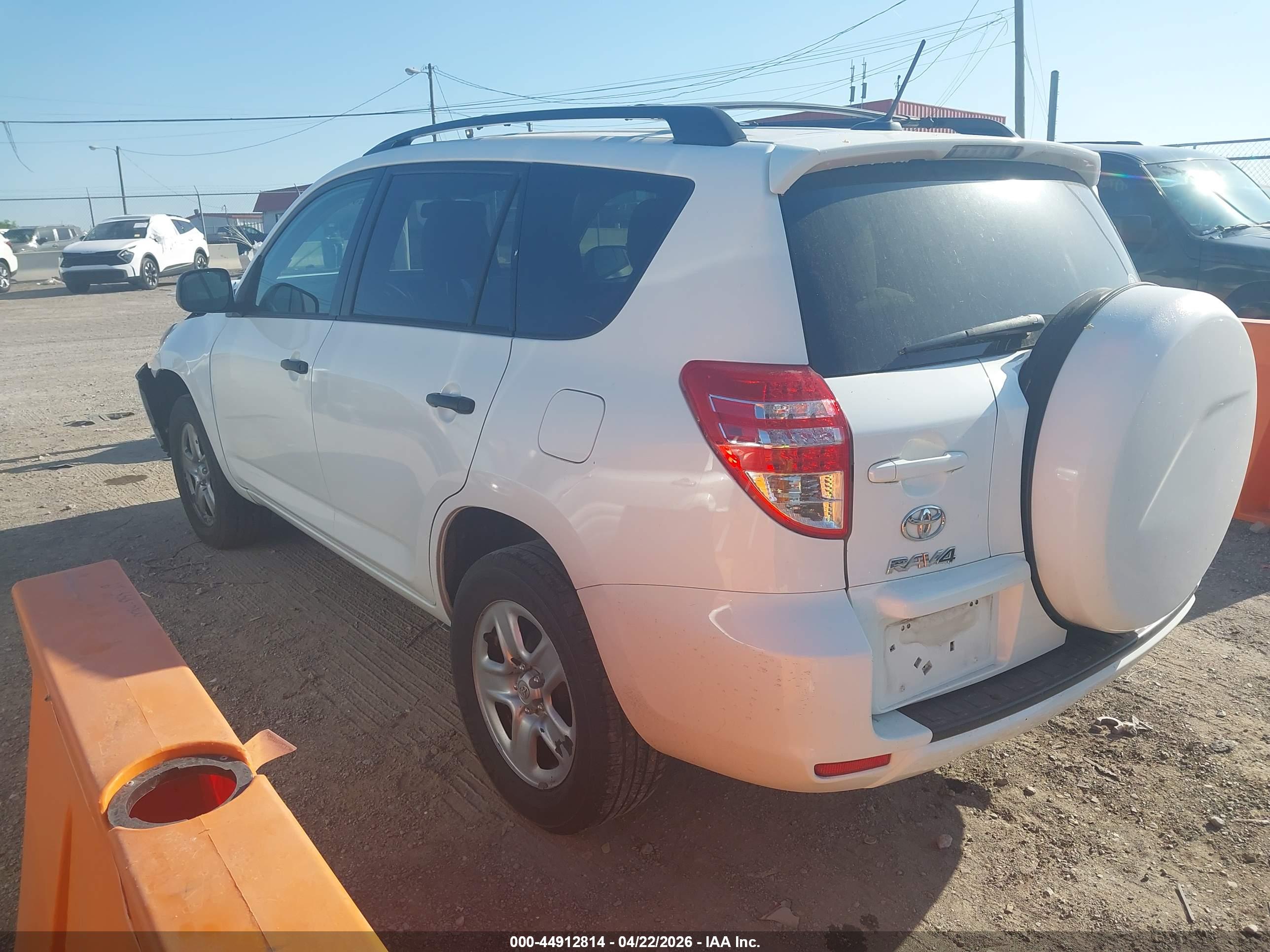 TOYOTA RAV4 image 3