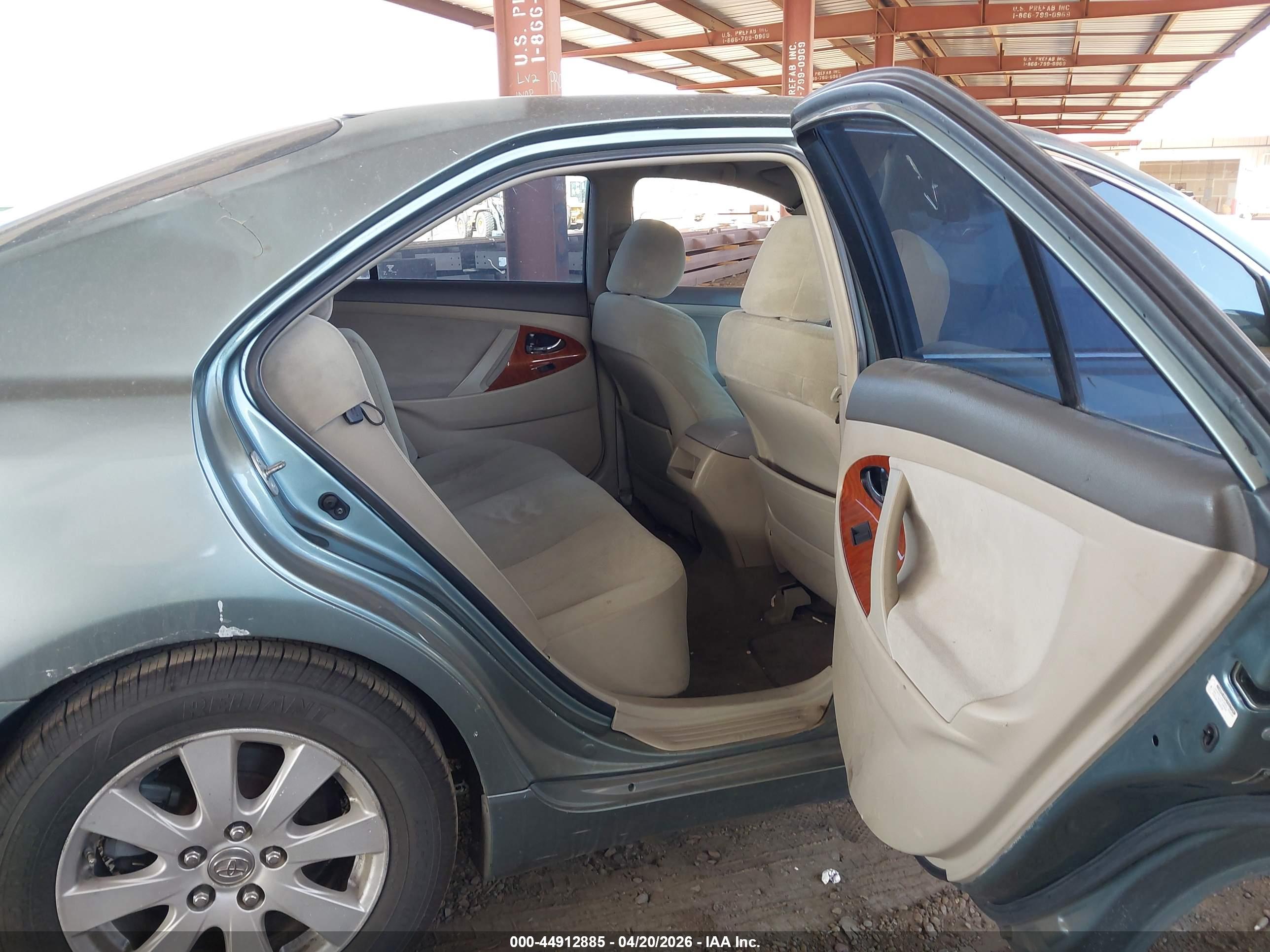 TOYOTA CAMRY image 8