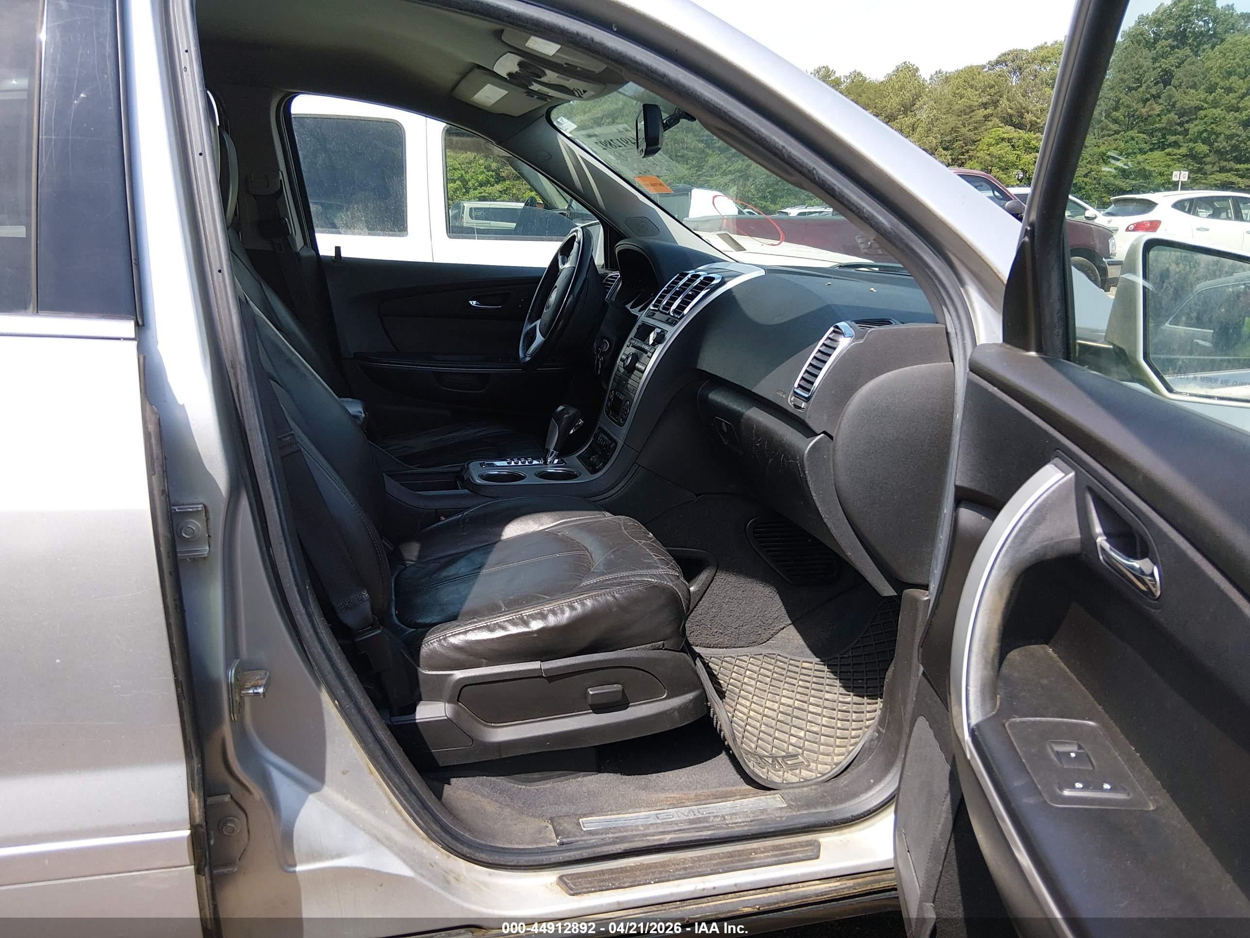 GMC ACADIA image 5