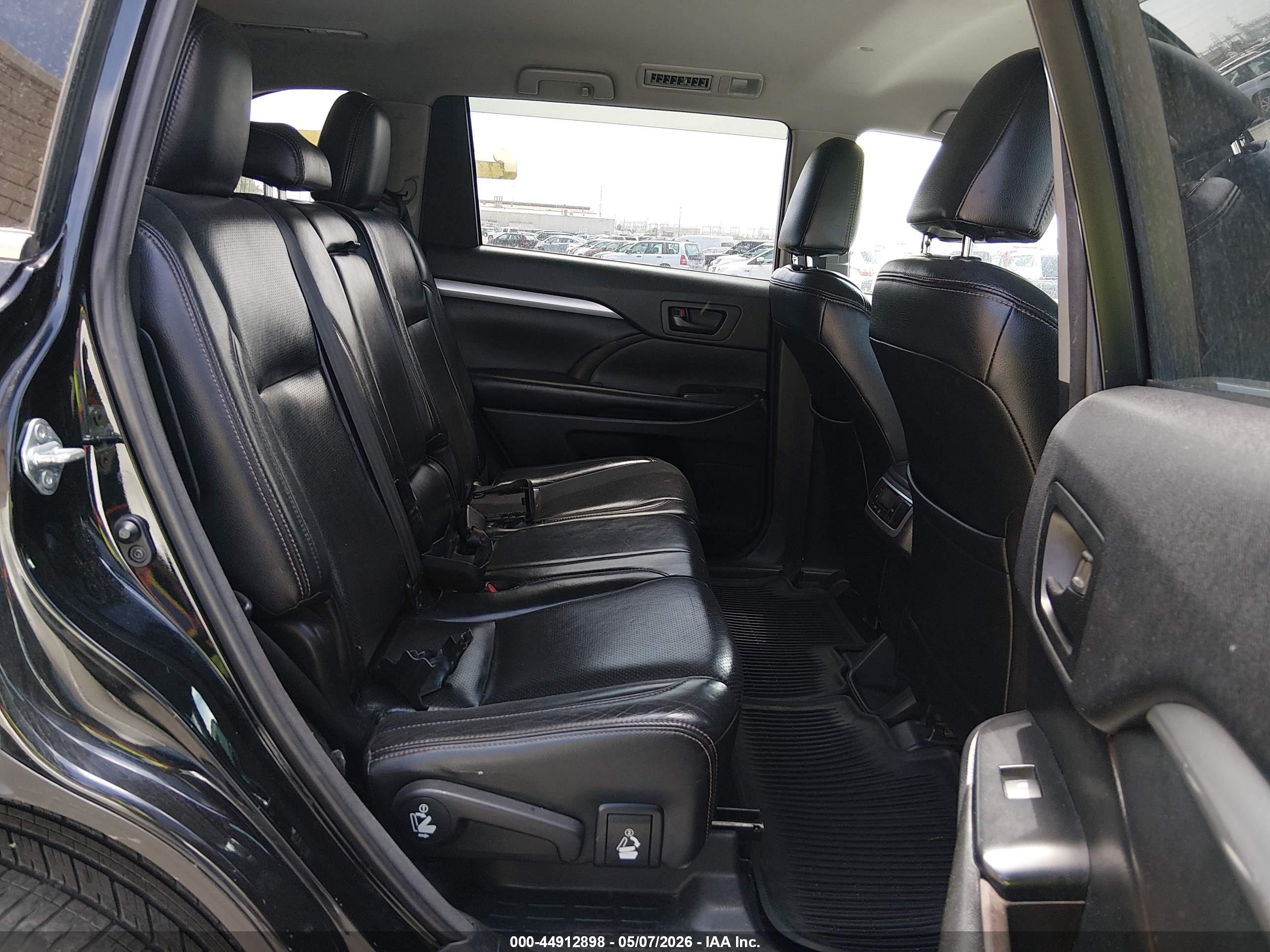 TOYOTA HIGHLANDER image 8
