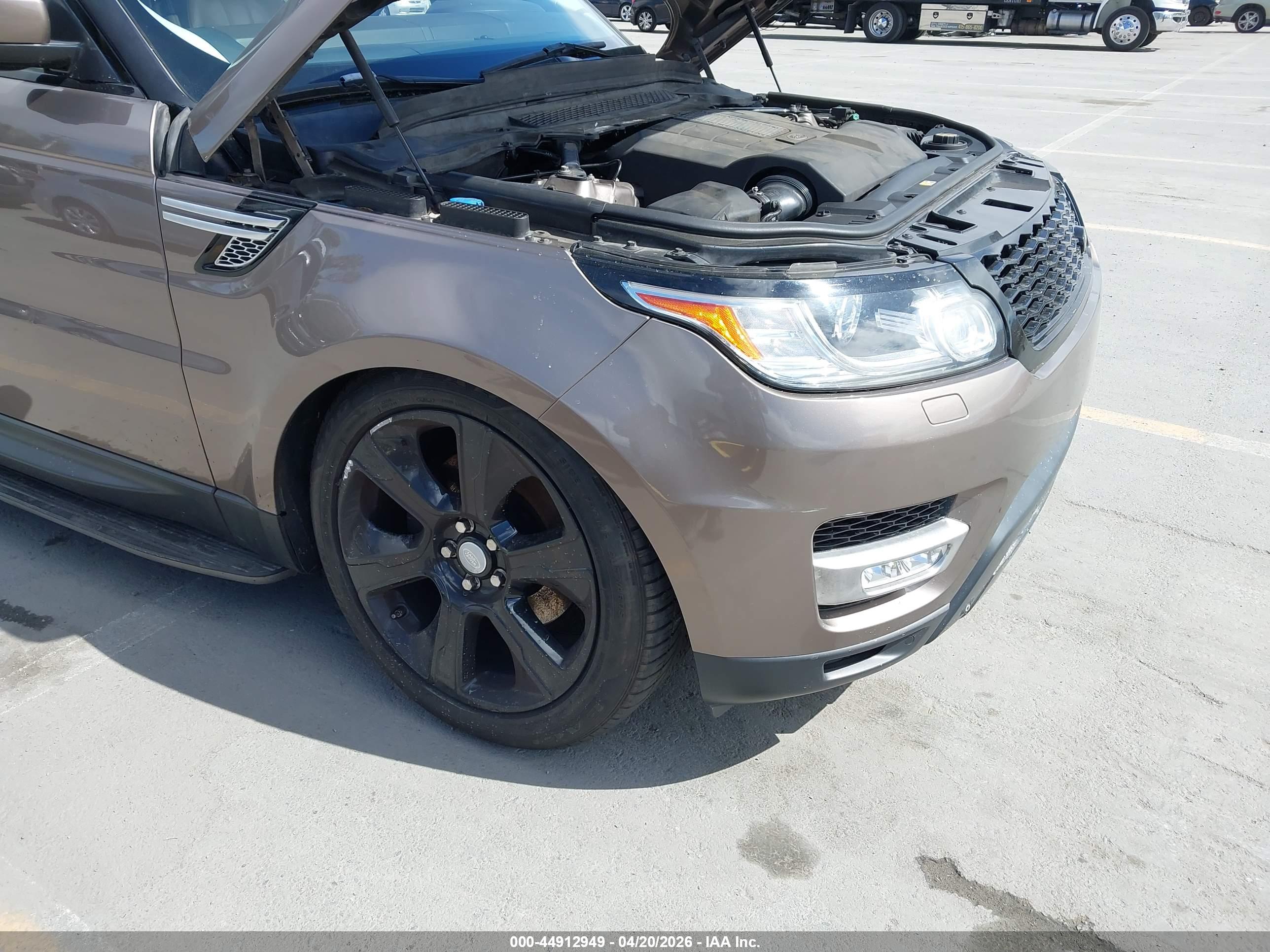 LAND ROVER image 6