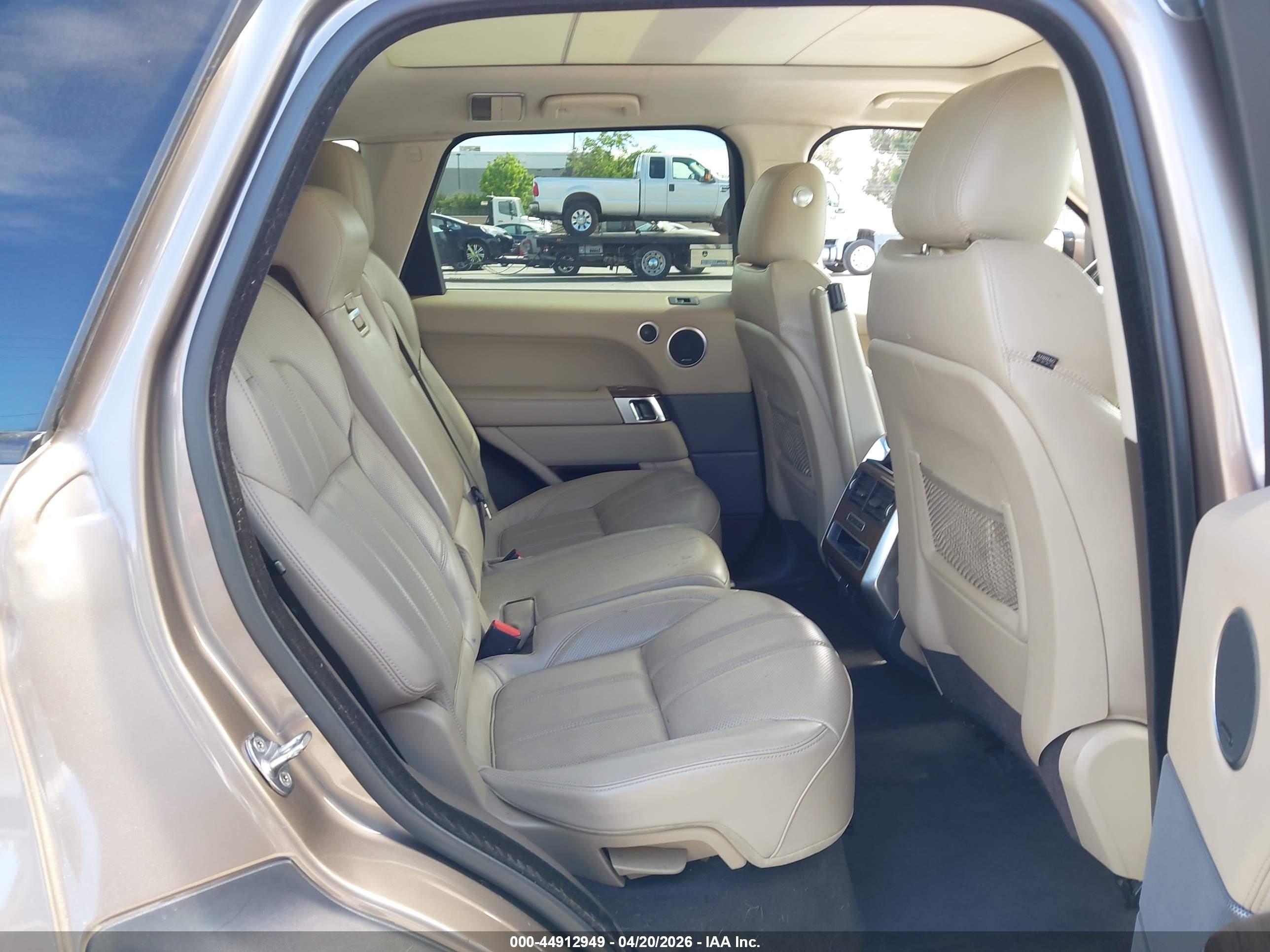 LAND ROVER image 8