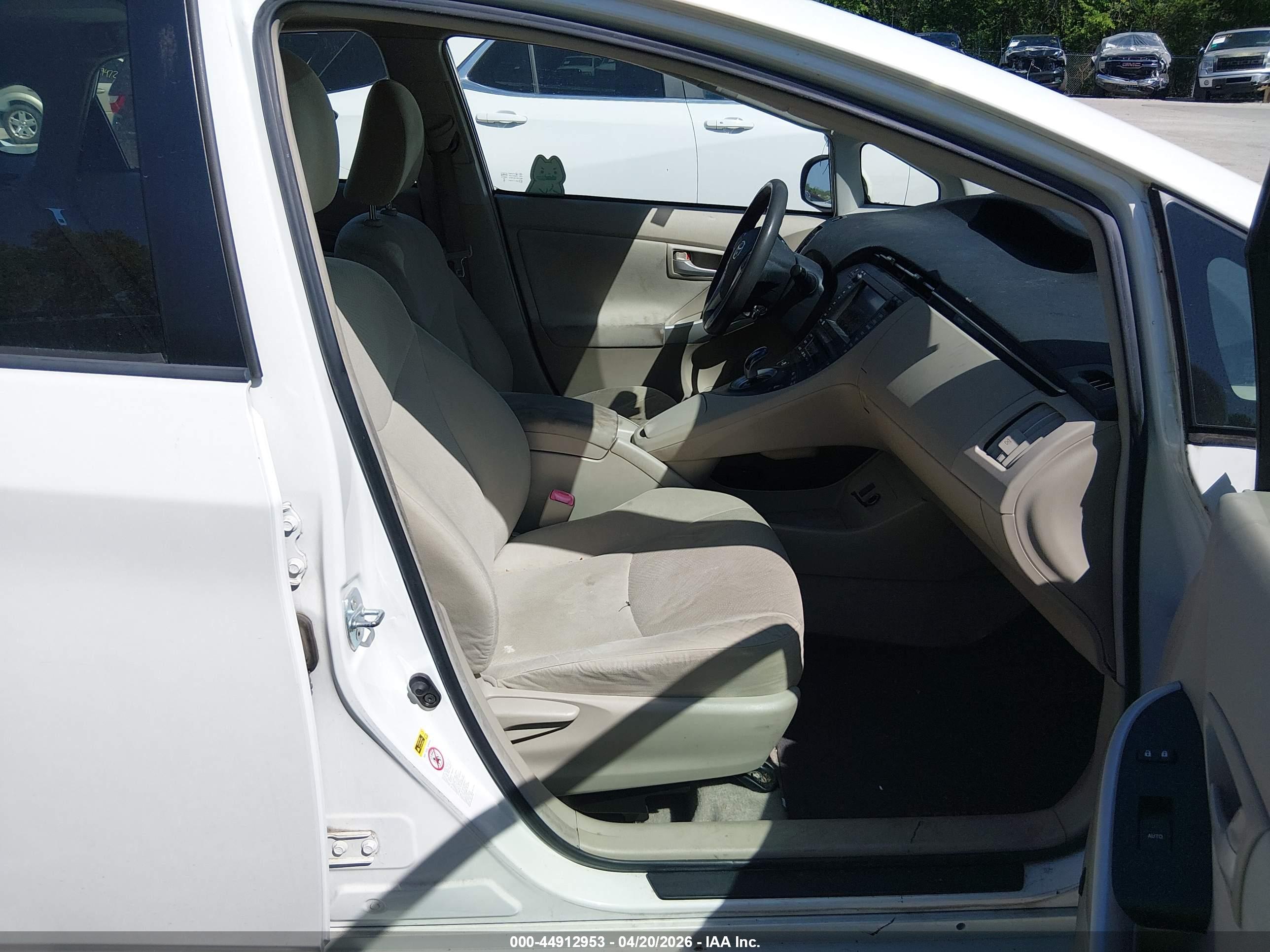 TOYOTA PRIUS image 5