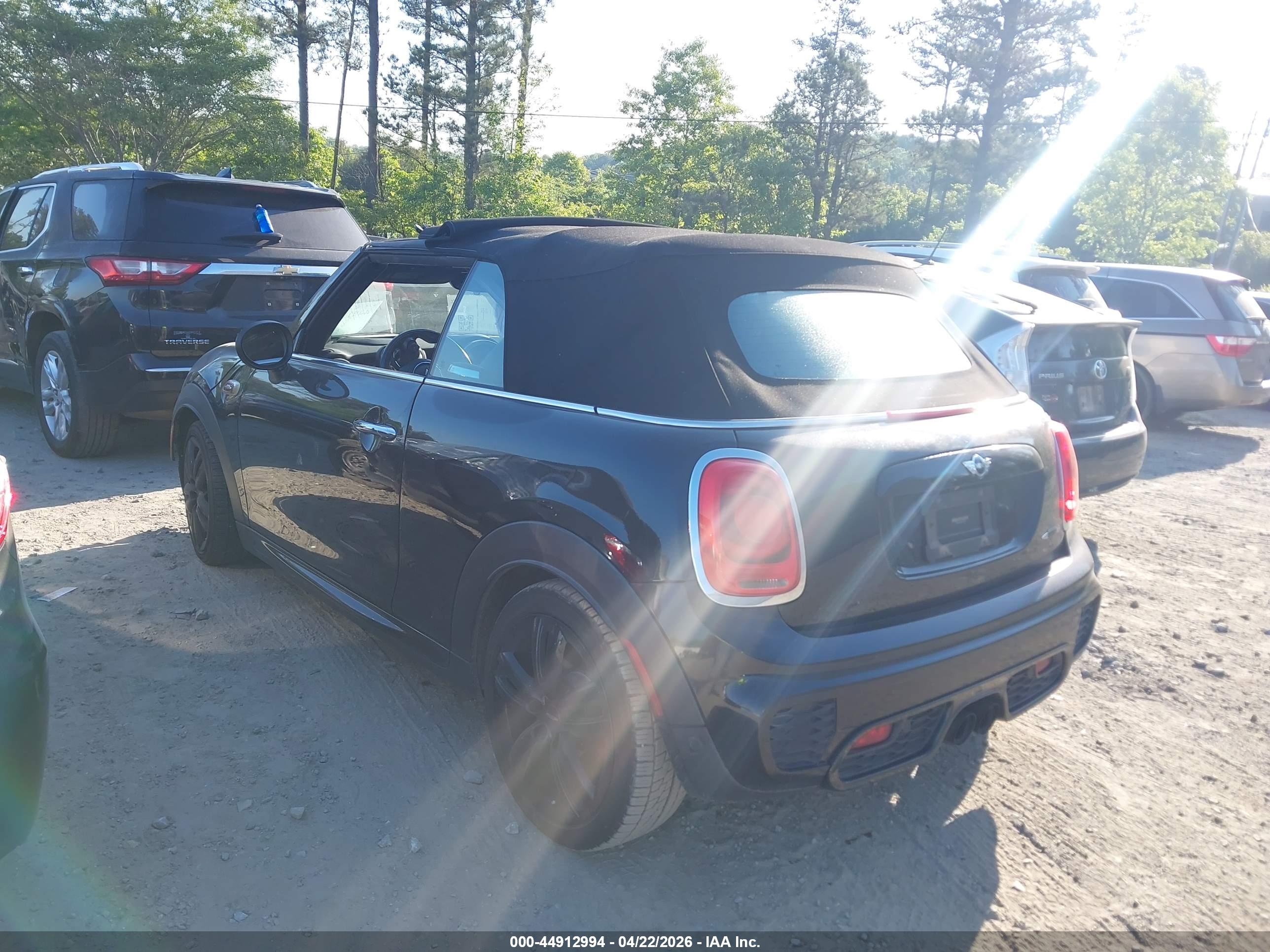 MINI CONVERTIBLE image 3