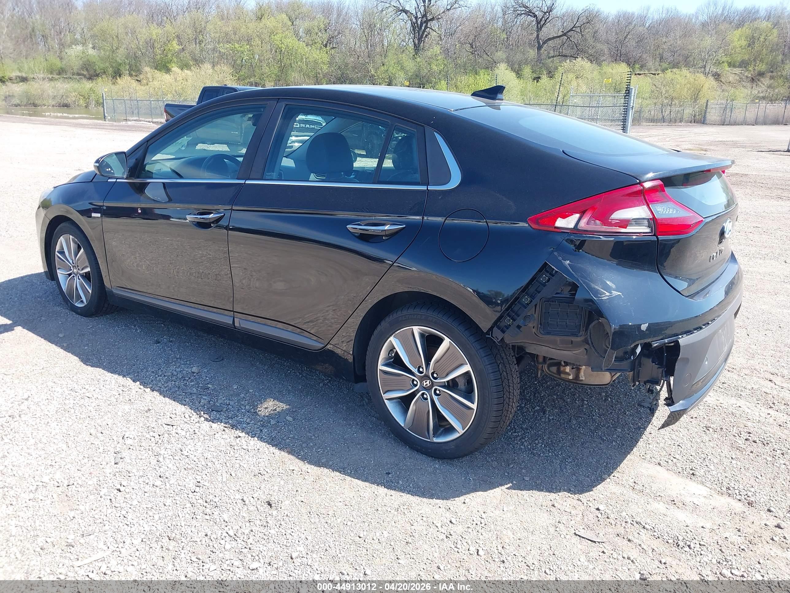 HYUNDAI IONIQ image 3