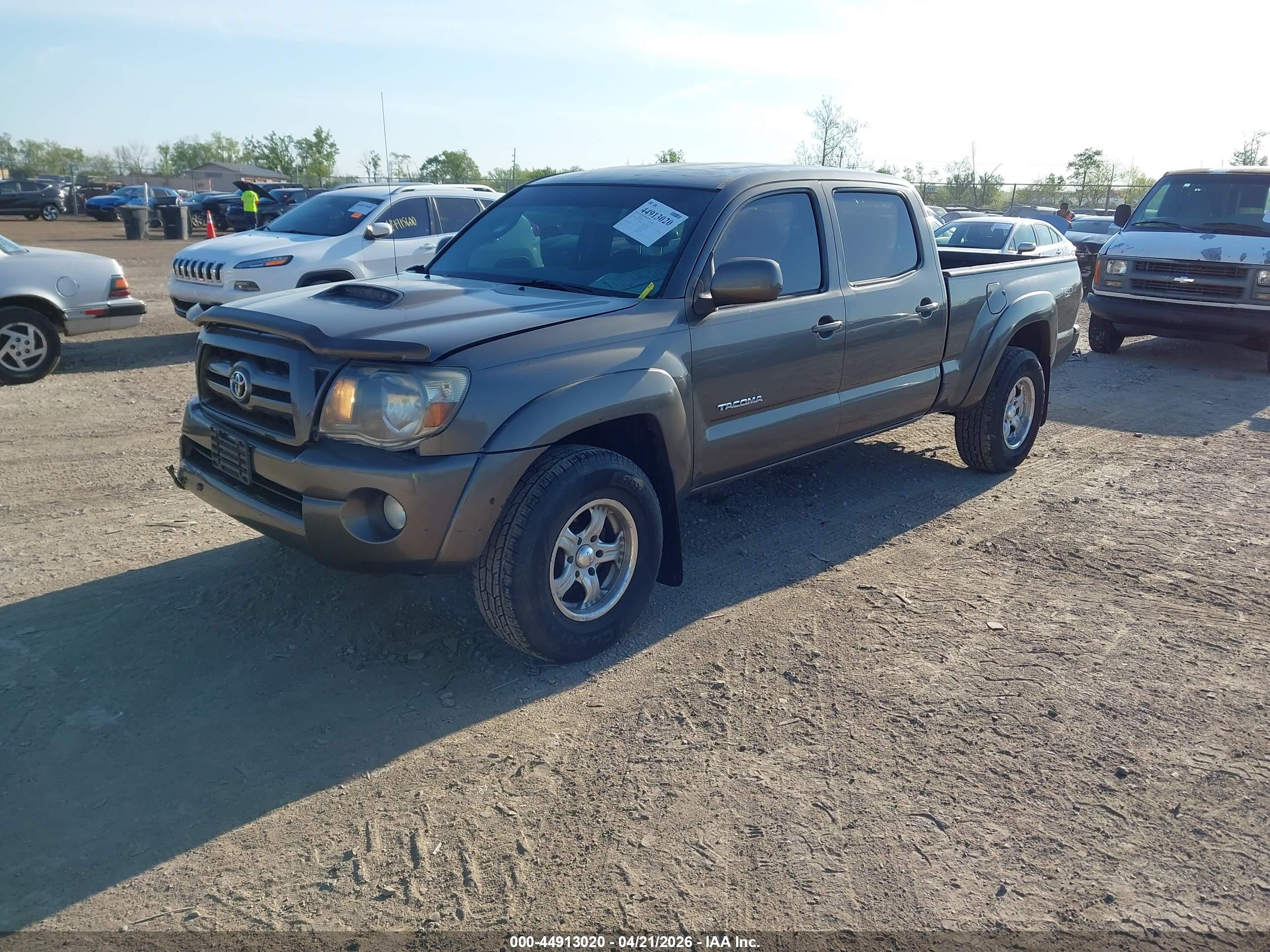 TOYOTA TACOMA image 2
