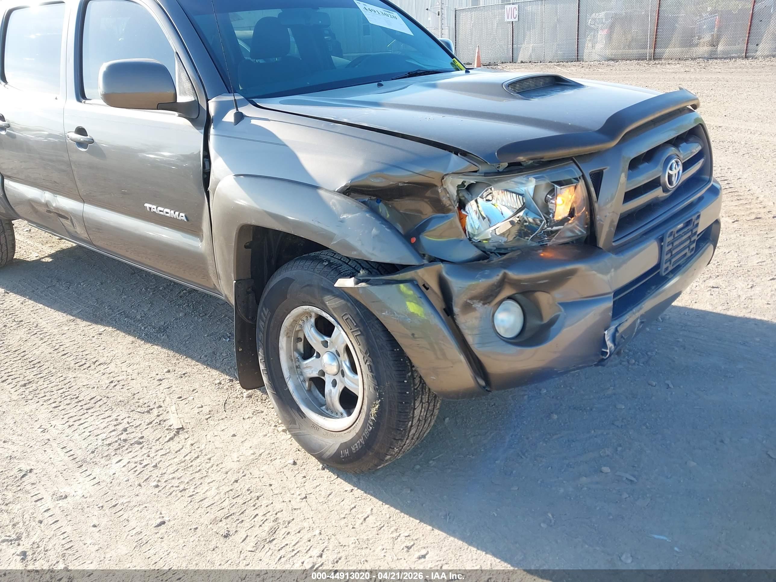 TOYOTA TACOMA image 6