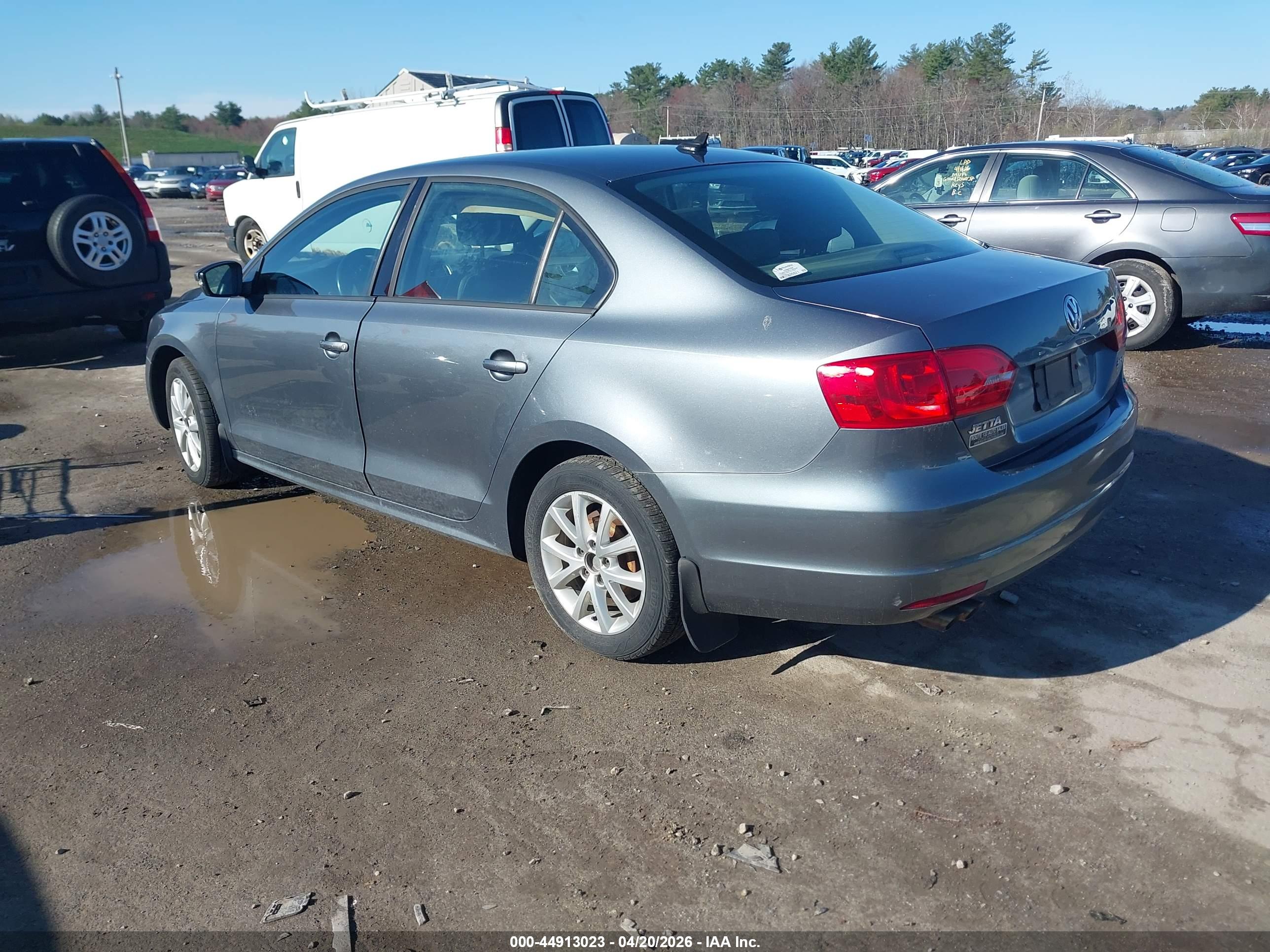 VOLKSWAGEN JETTA image 3
