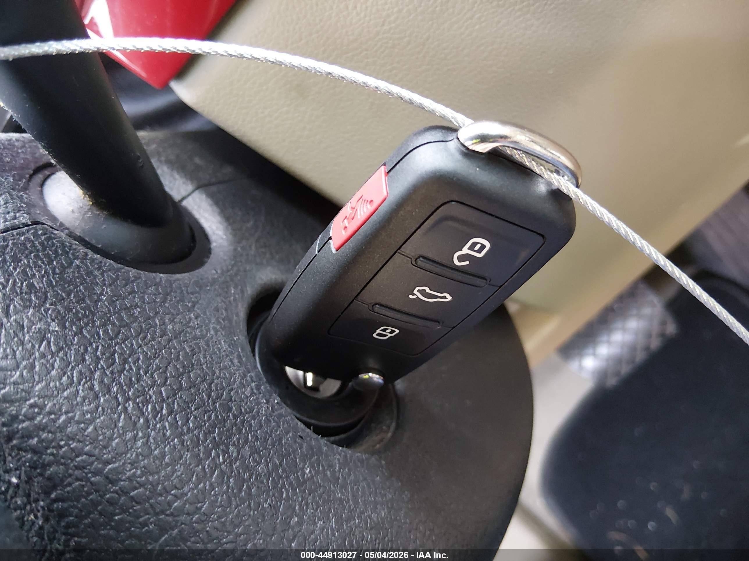 VOLKSWAGEN BEETLE image 11