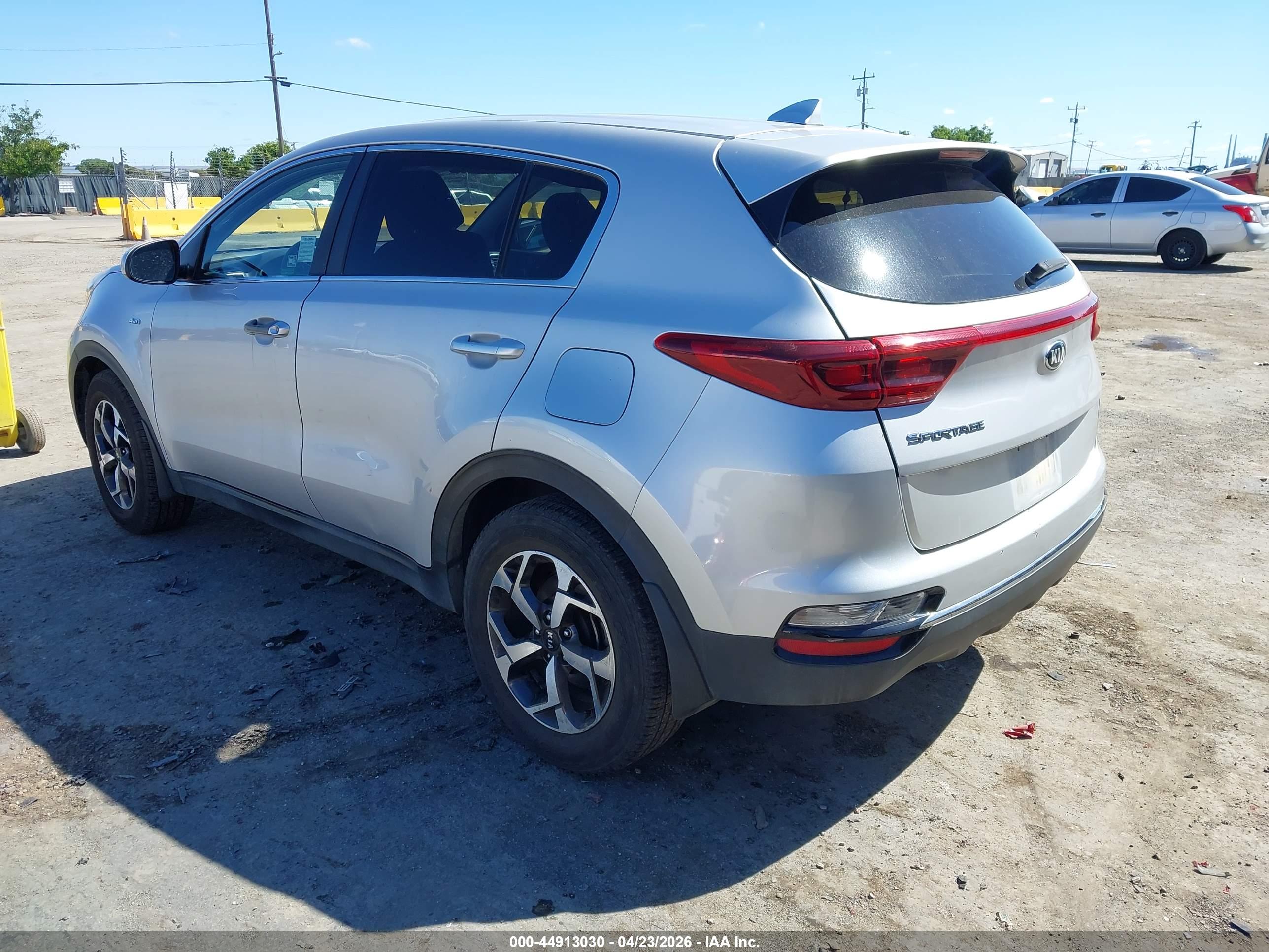 KIA SPORTAGE image 3