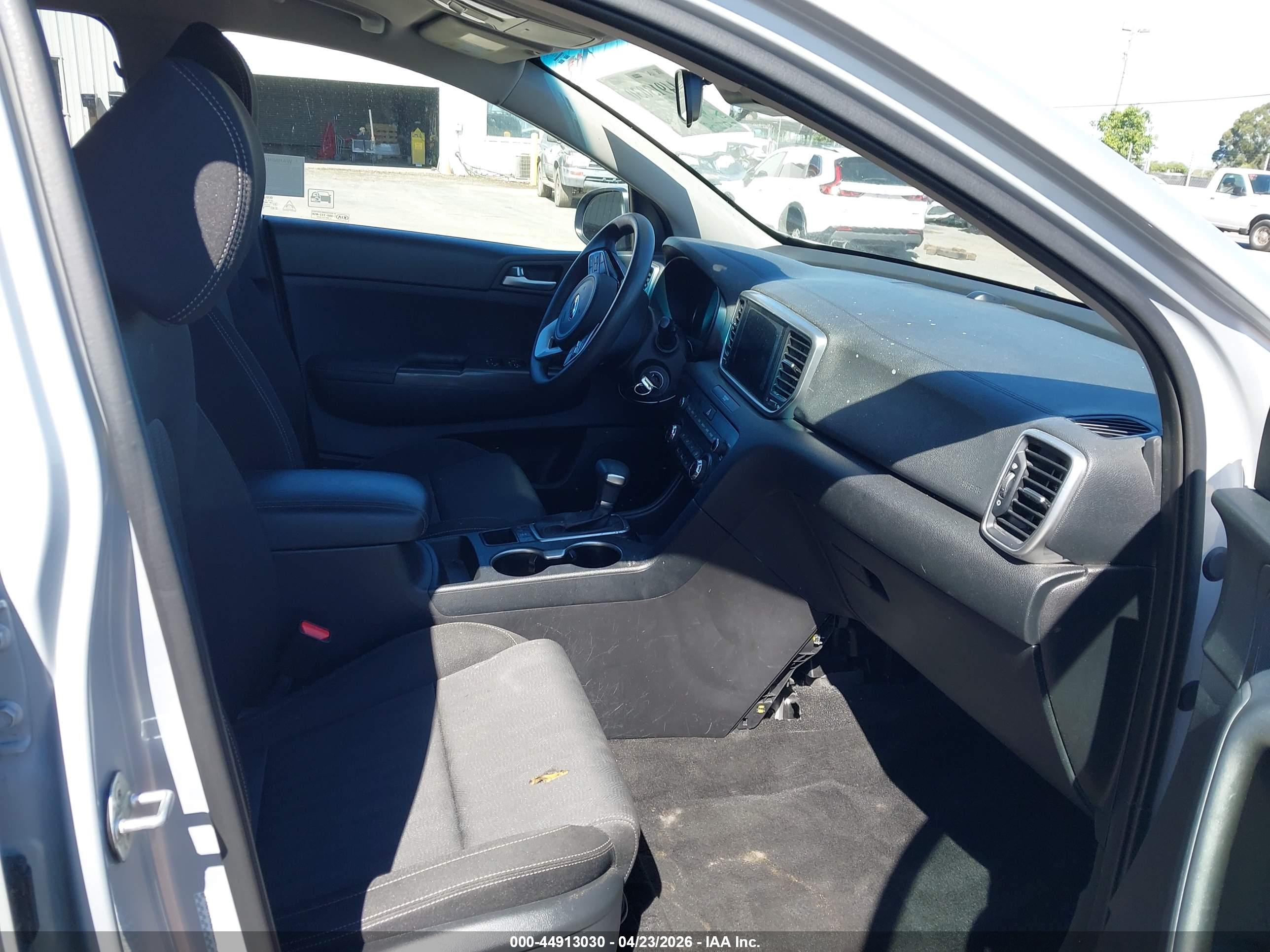 KIA SPORTAGE image 5