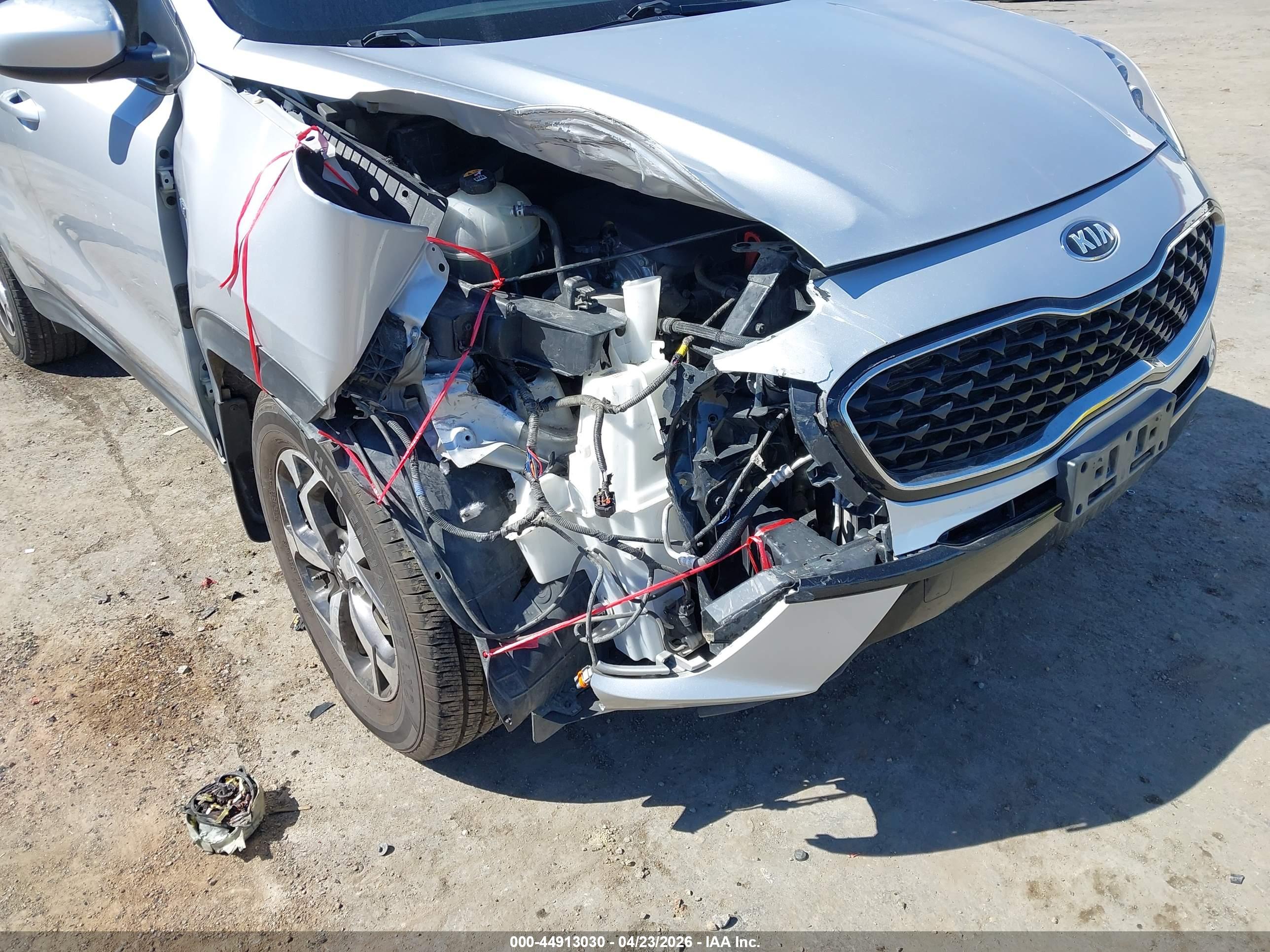 KIA SPORTAGE image 6