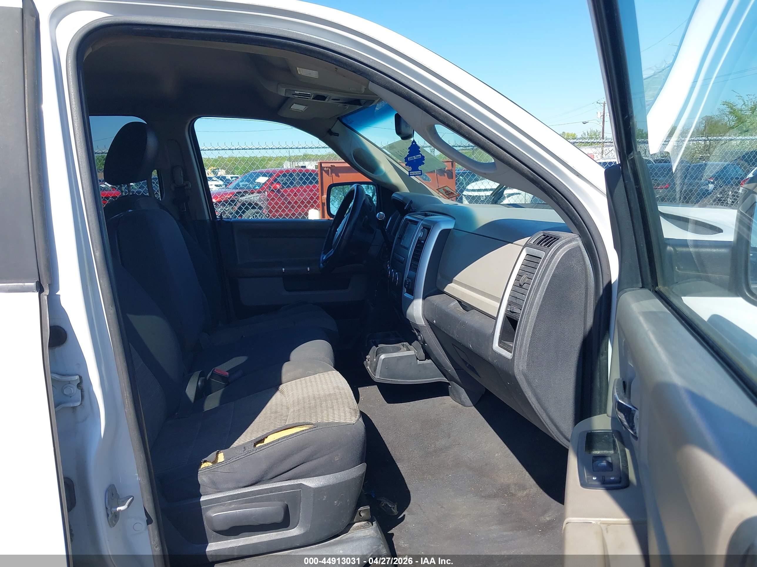 DODGE RAM image 5