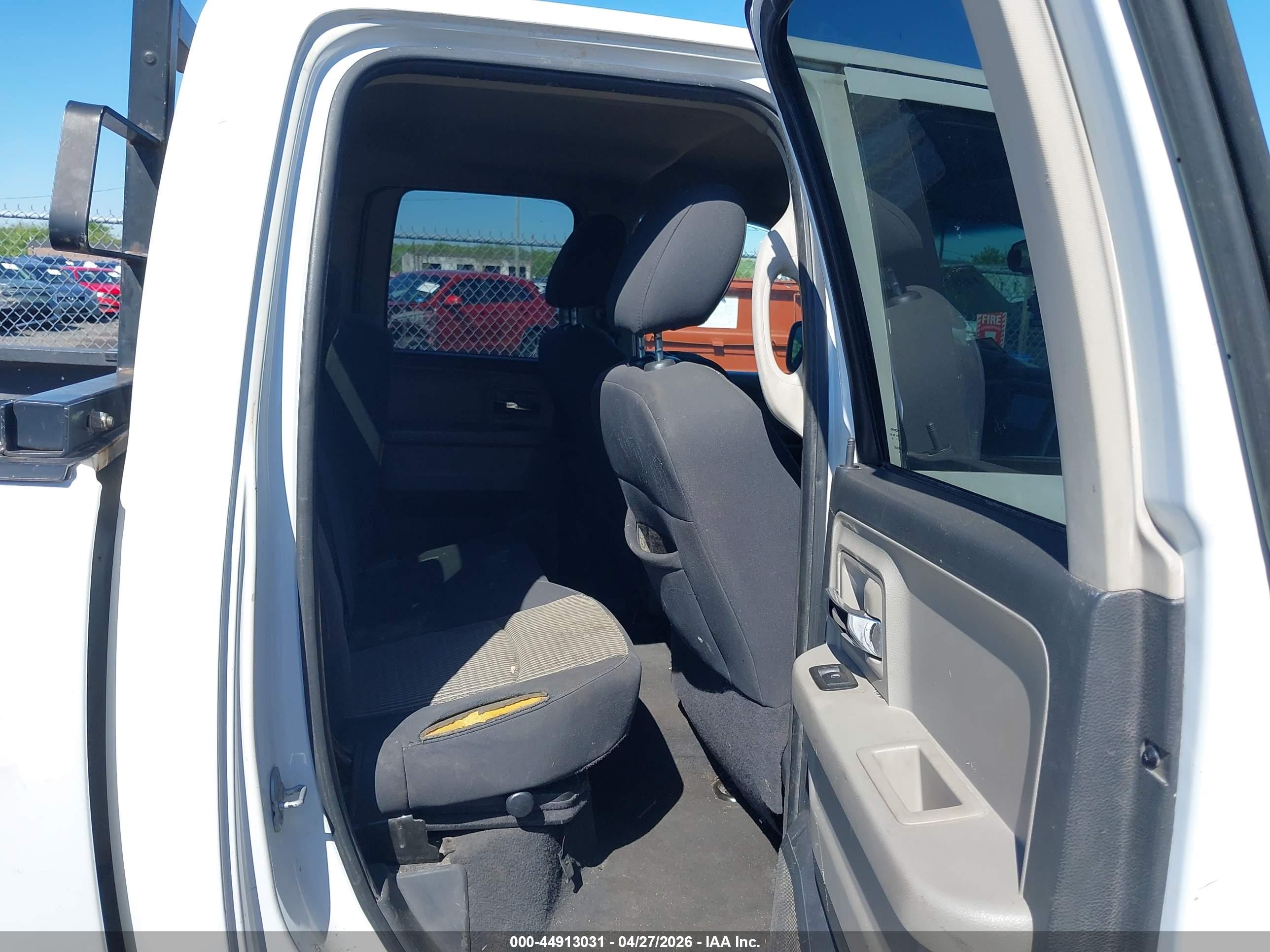 DODGE RAM image 8