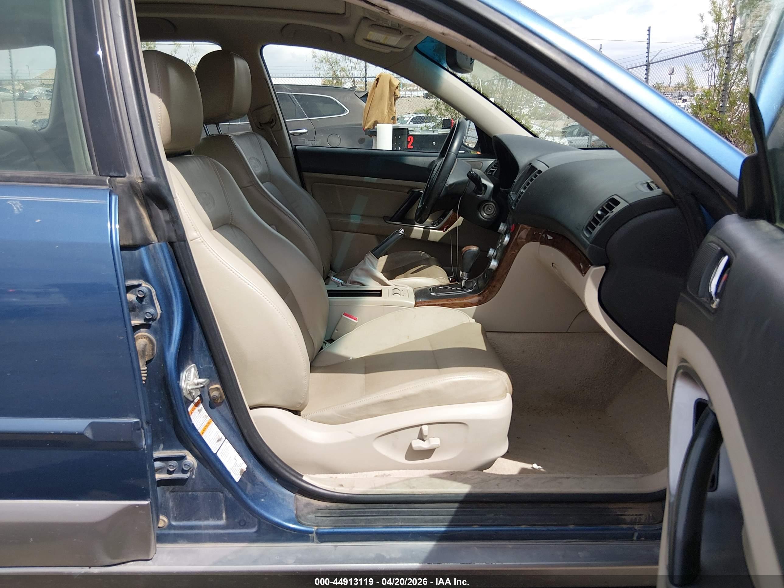 SUBARU OUTBACK image 5