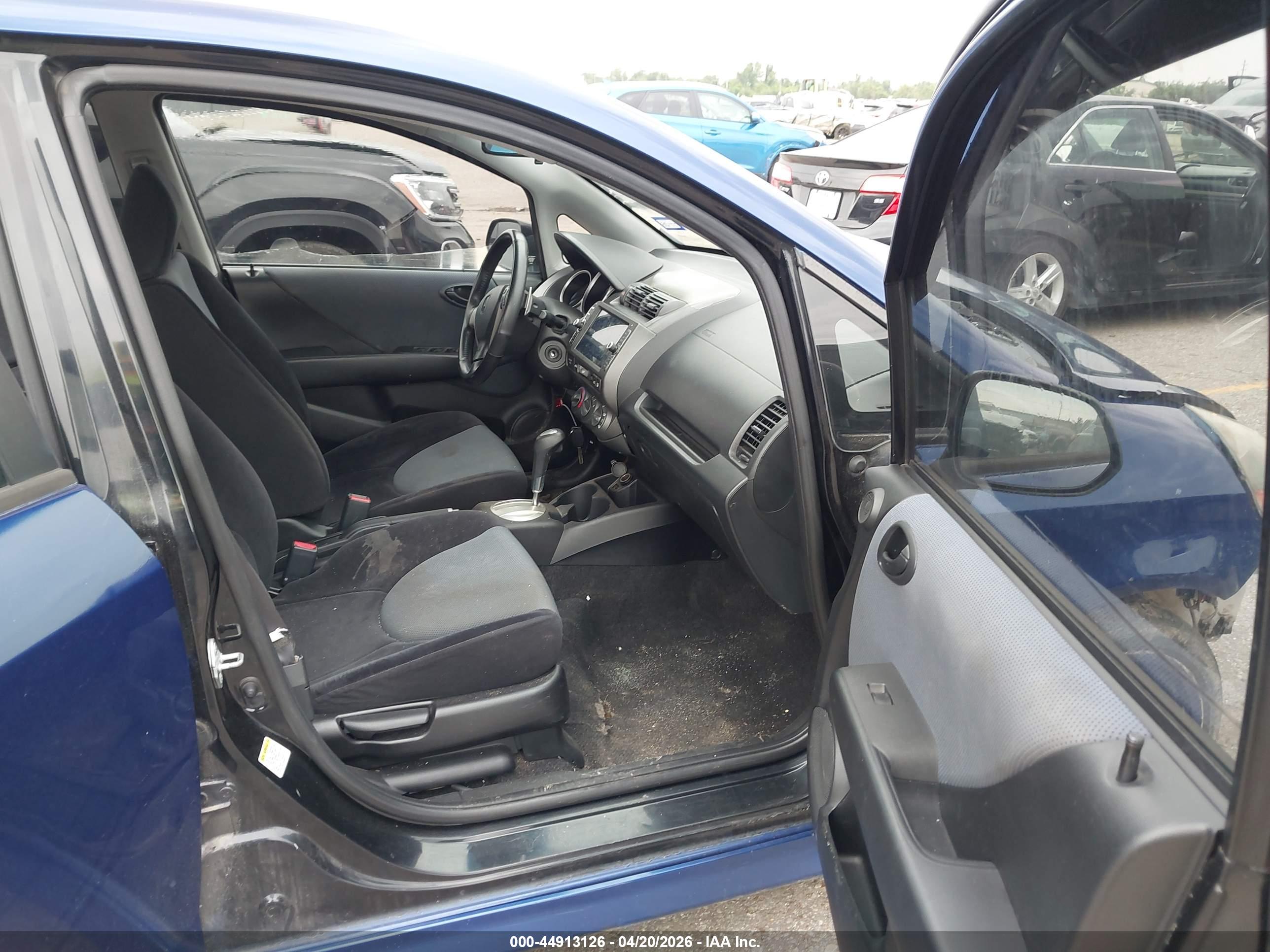 HONDA FIT image 5