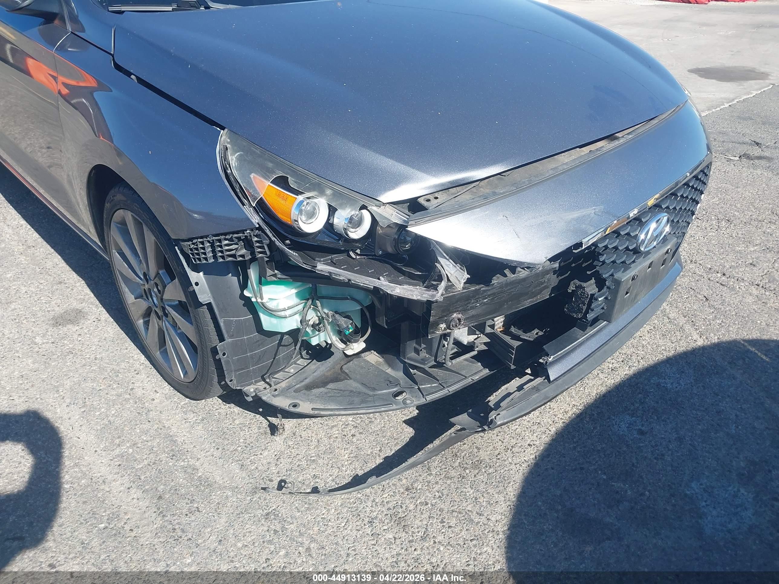 HYUNDAI ELANTRA image 6