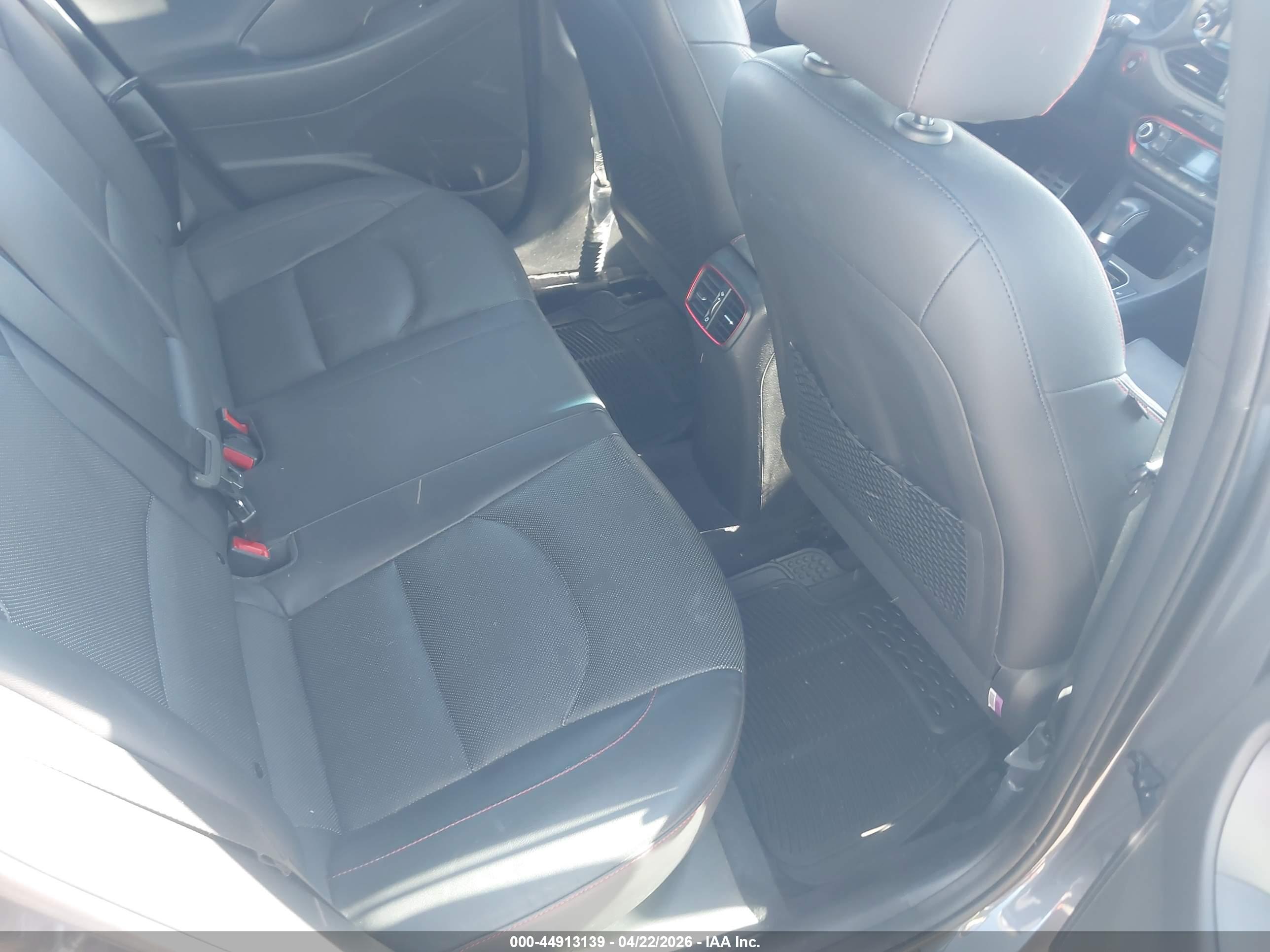 HYUNDAI ELANTRA image 8