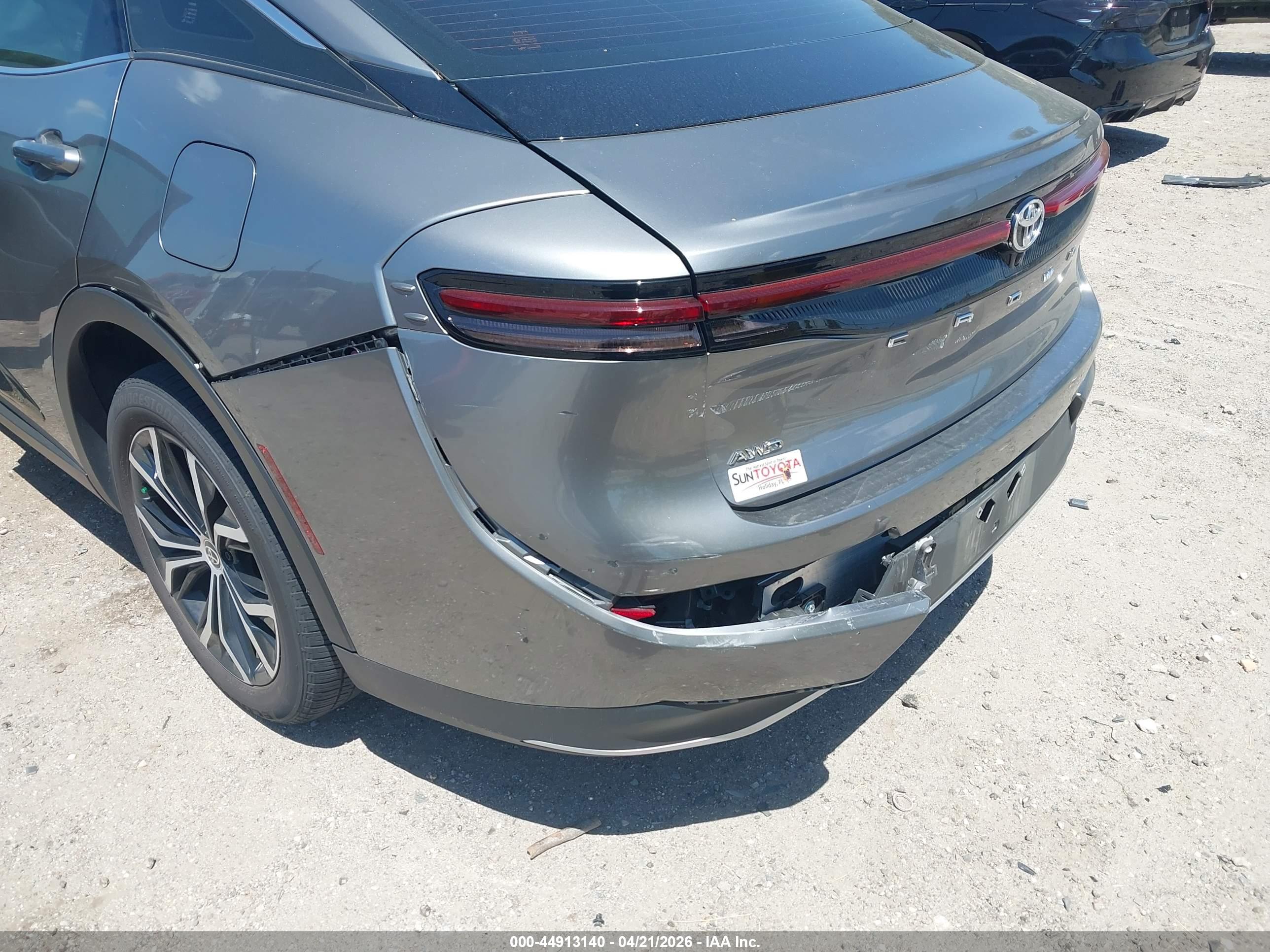 TOYOTA CROWN image 6