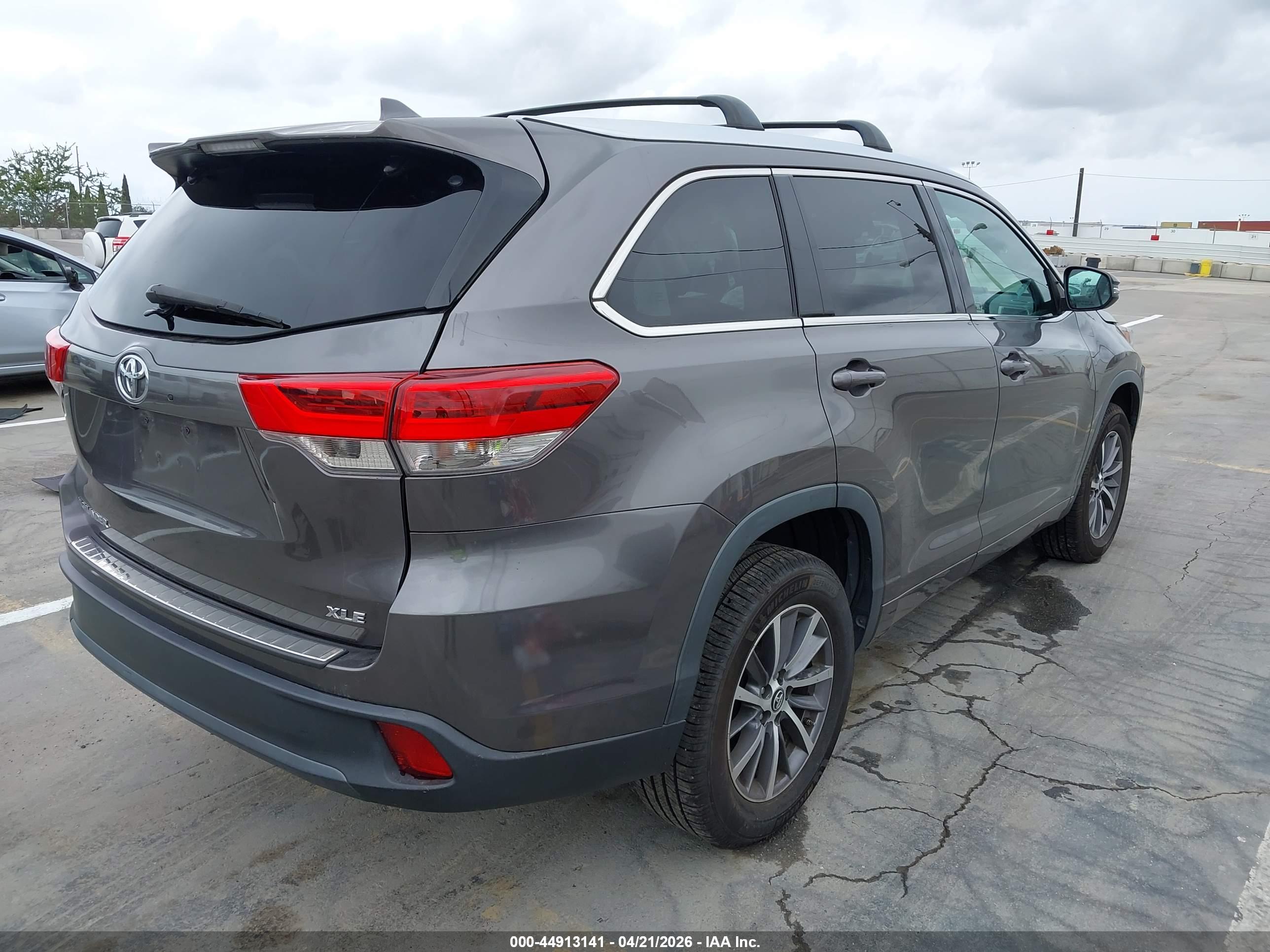 TOYOTA HIGHLANDER image 4