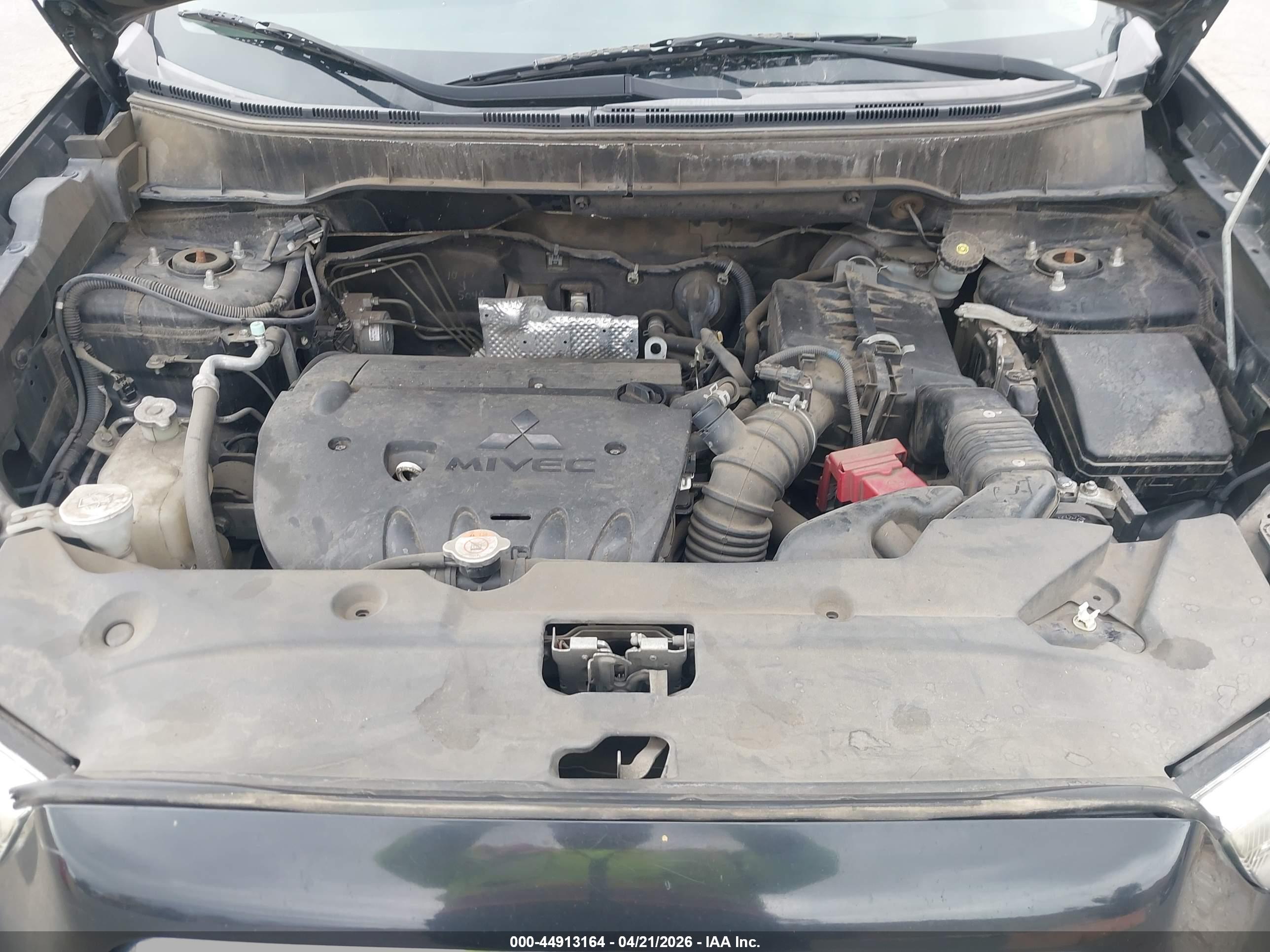 MITSUBISHI OUTLANDER image 10