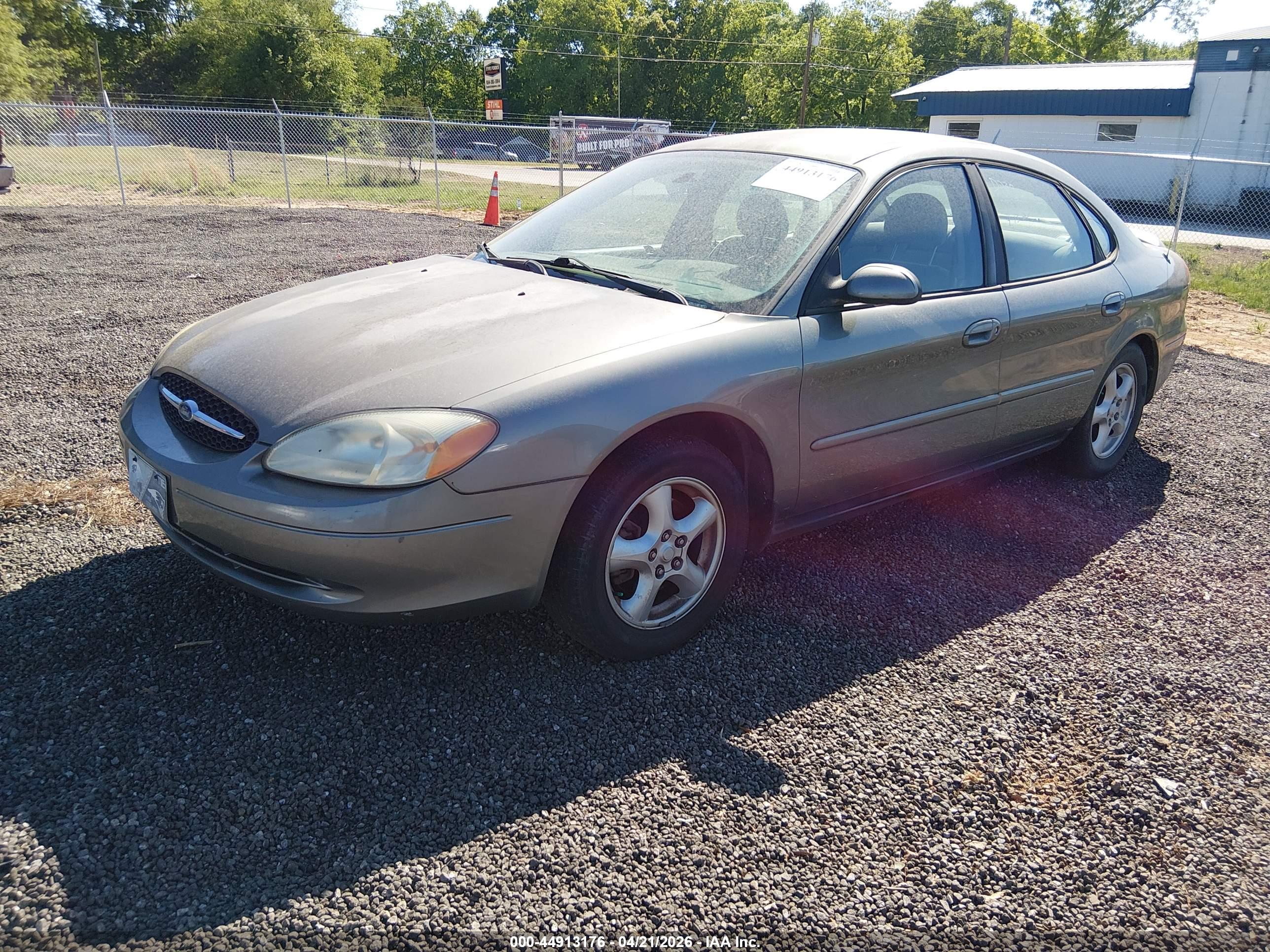 FORD TAURUS image 2