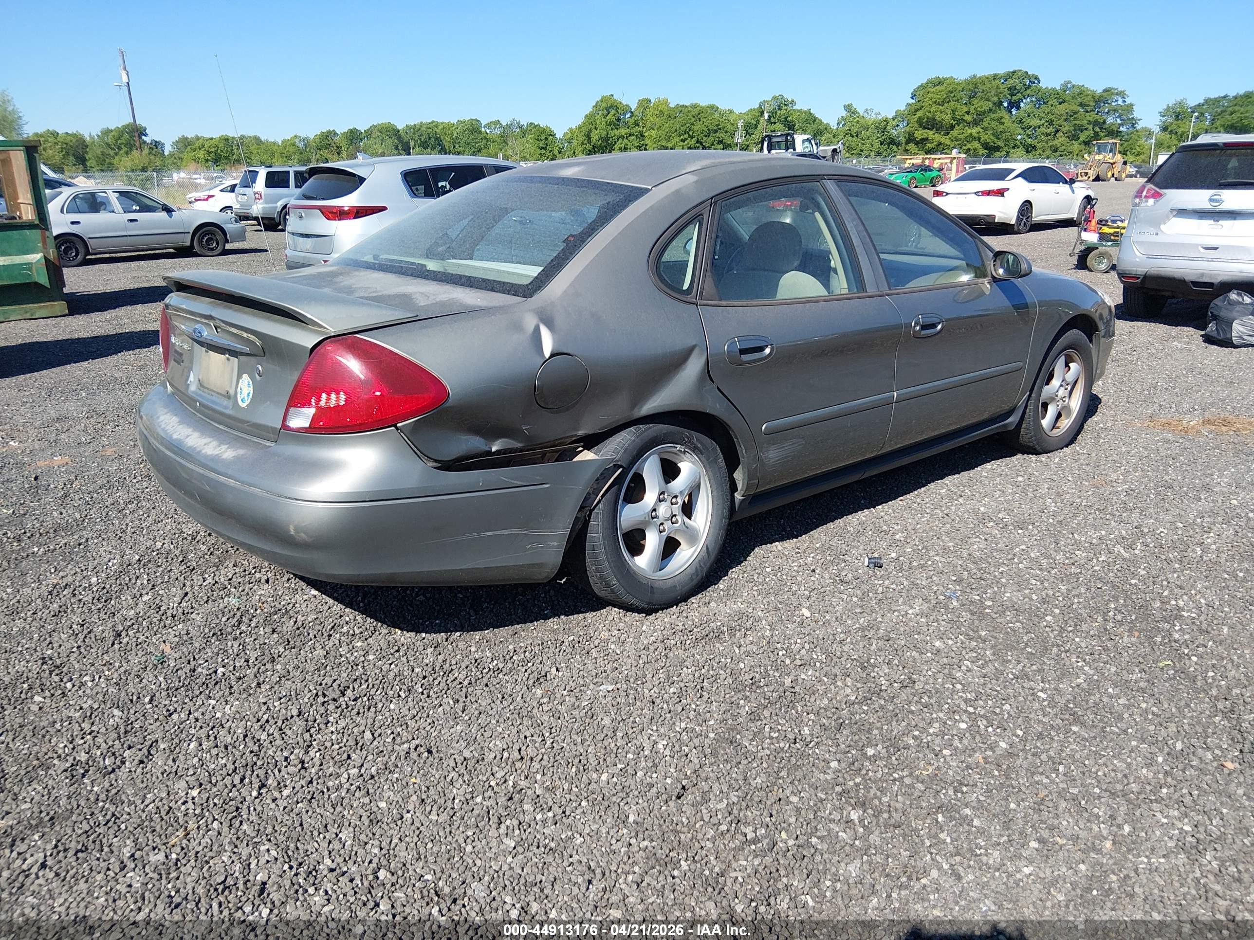 FORD TAURUS image 4