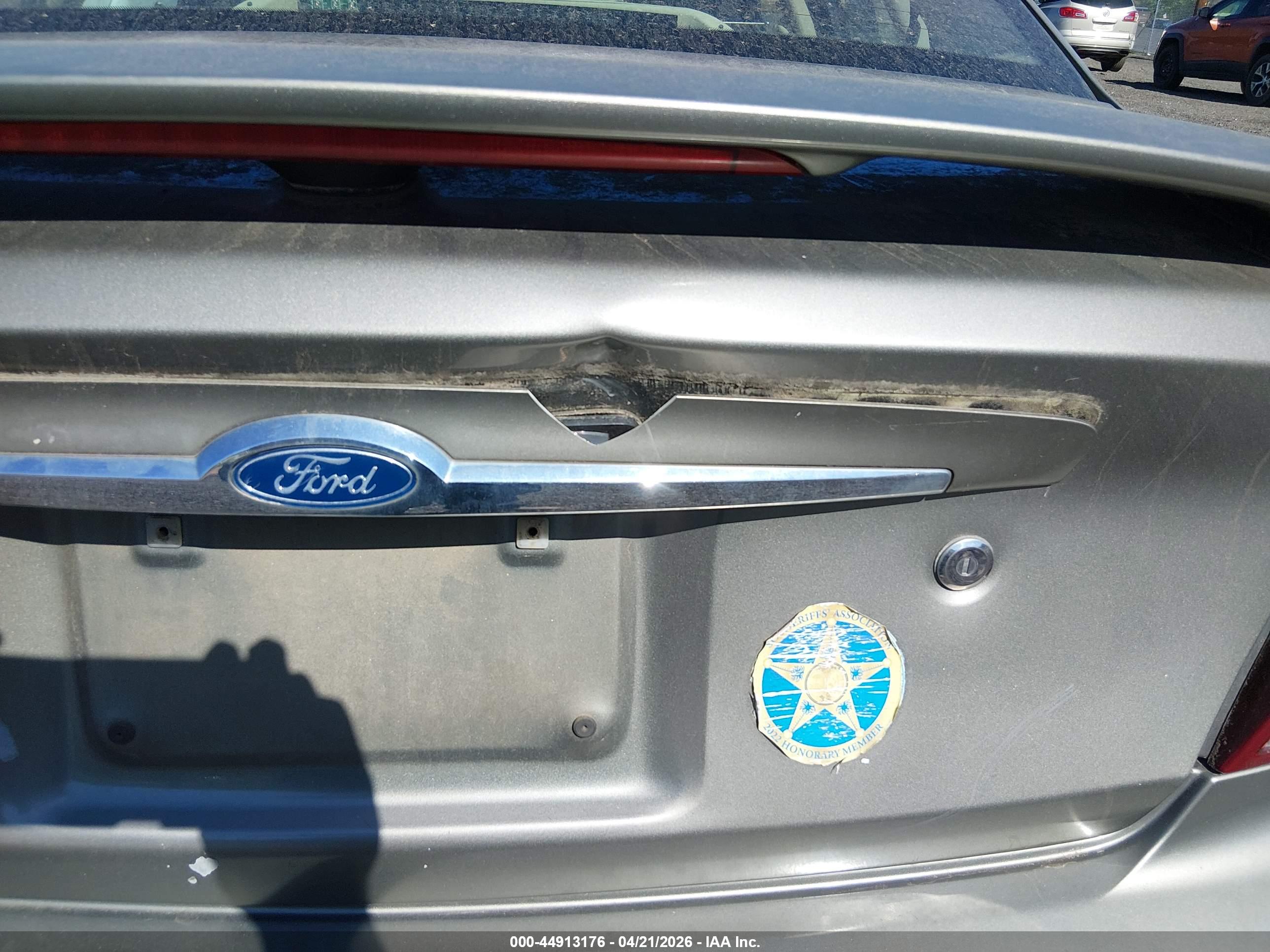 FORD TAURUS image 6
