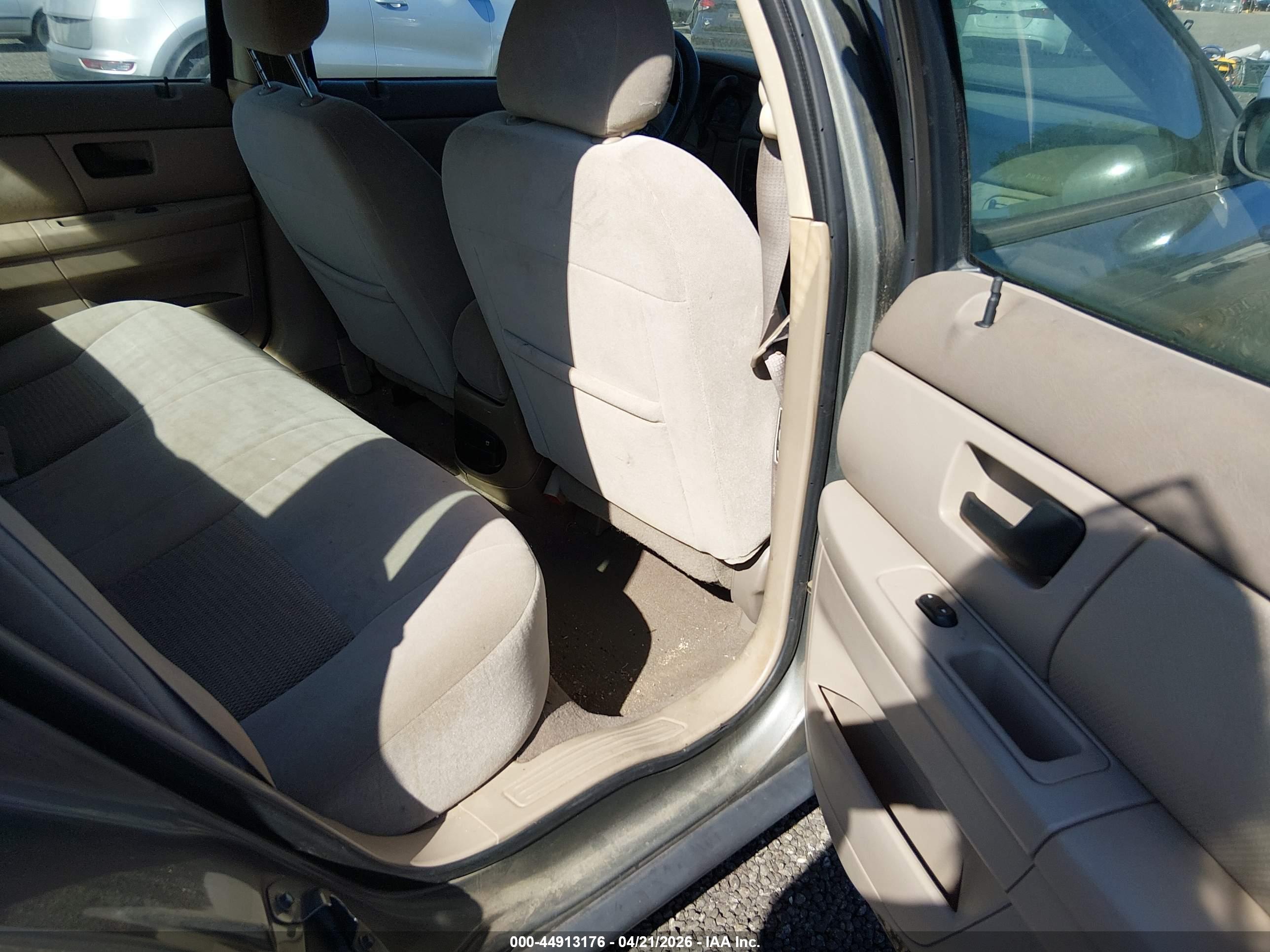 FORD TAURUS image 8