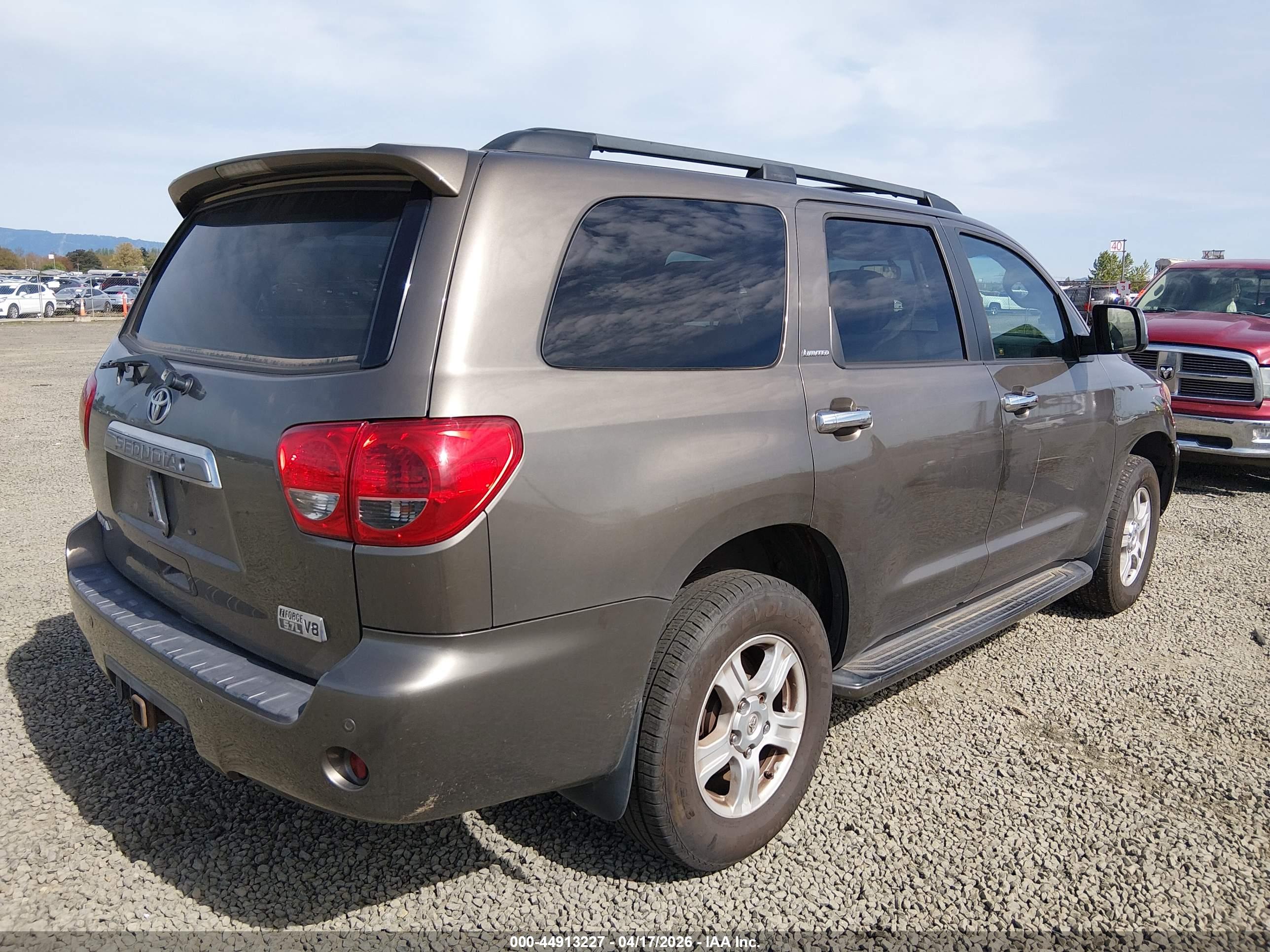 TOYOTA SEQUOIA image 4