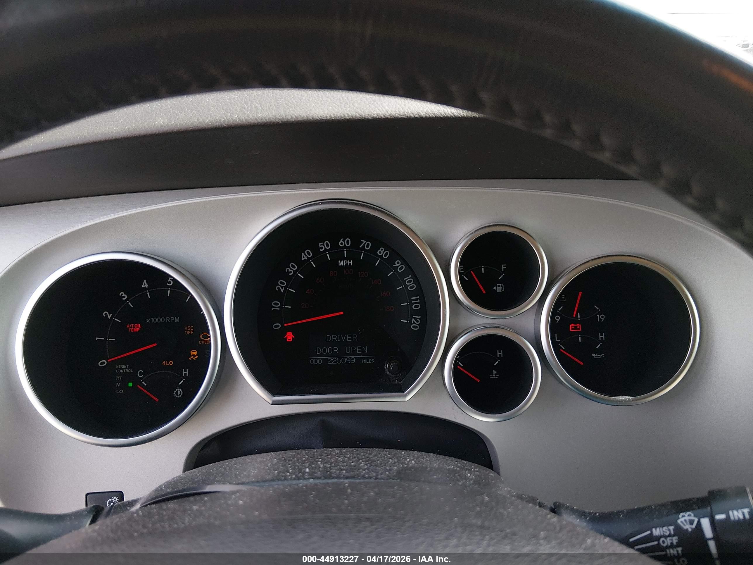TOYOTA SEQUOIA image 7