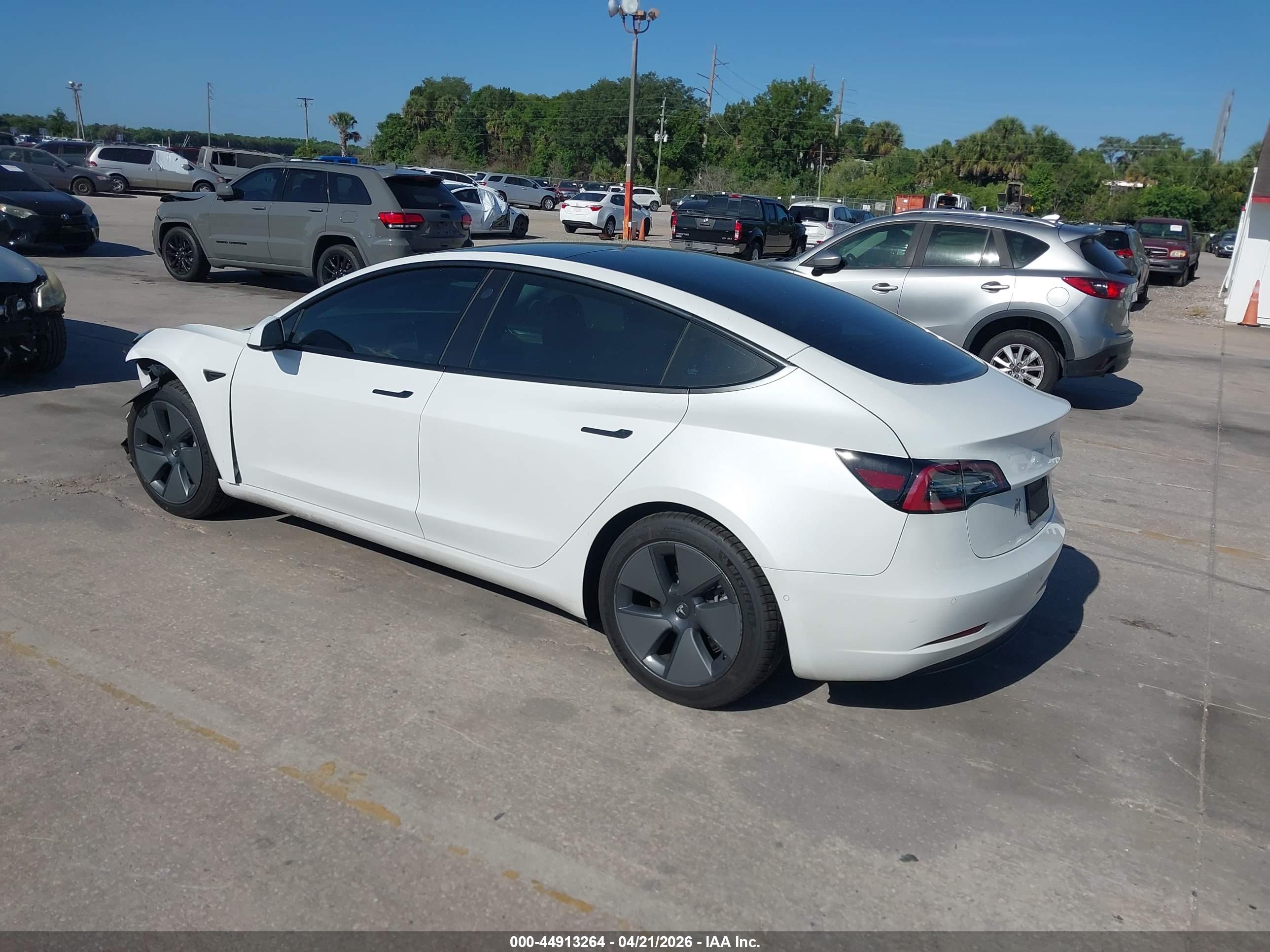TESLA MODEL image 3